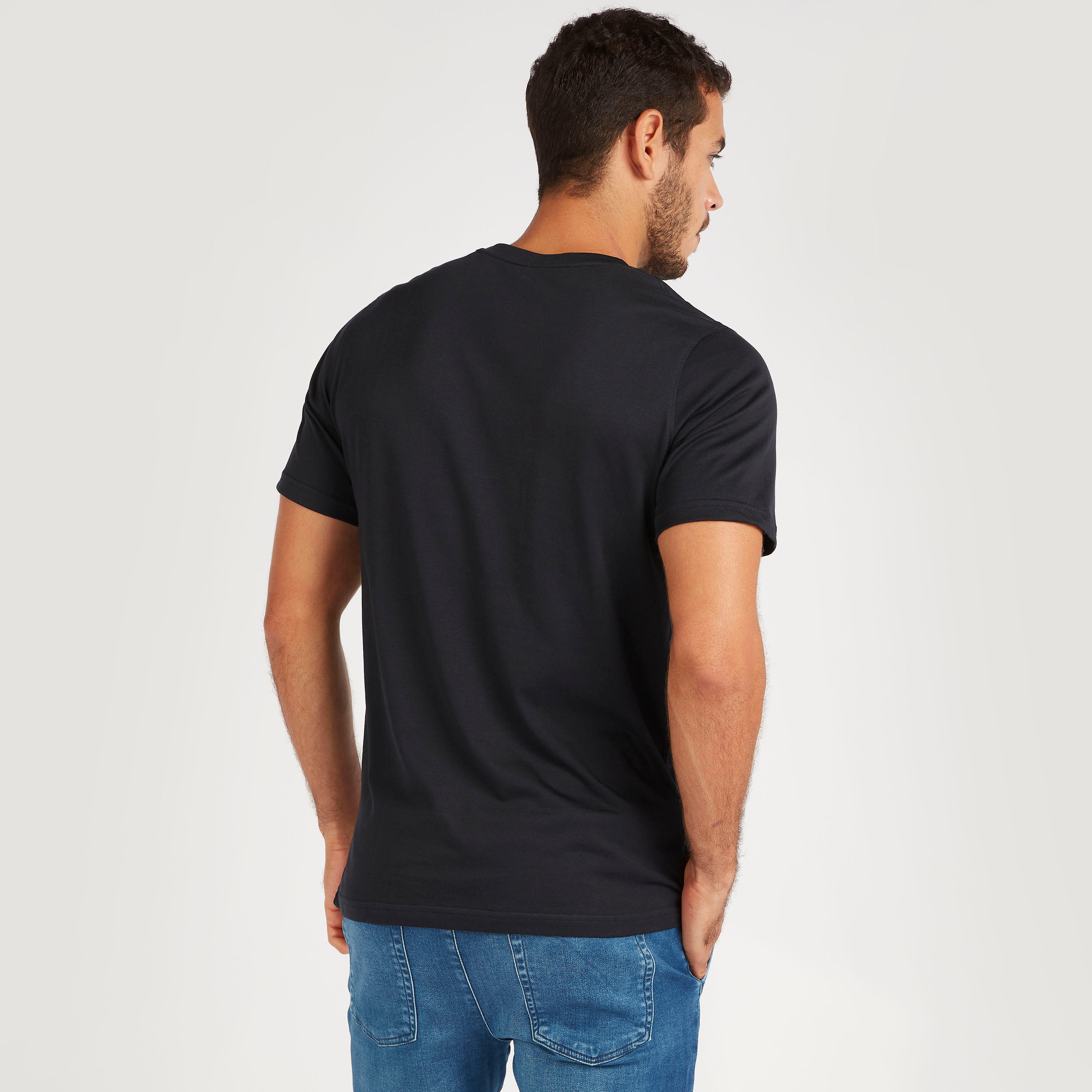 تيشيرت بياقة ضيّقة وأكمام قصيرة وطبعات-men-clothing-tshirtsandpolos-tshirts-image-4