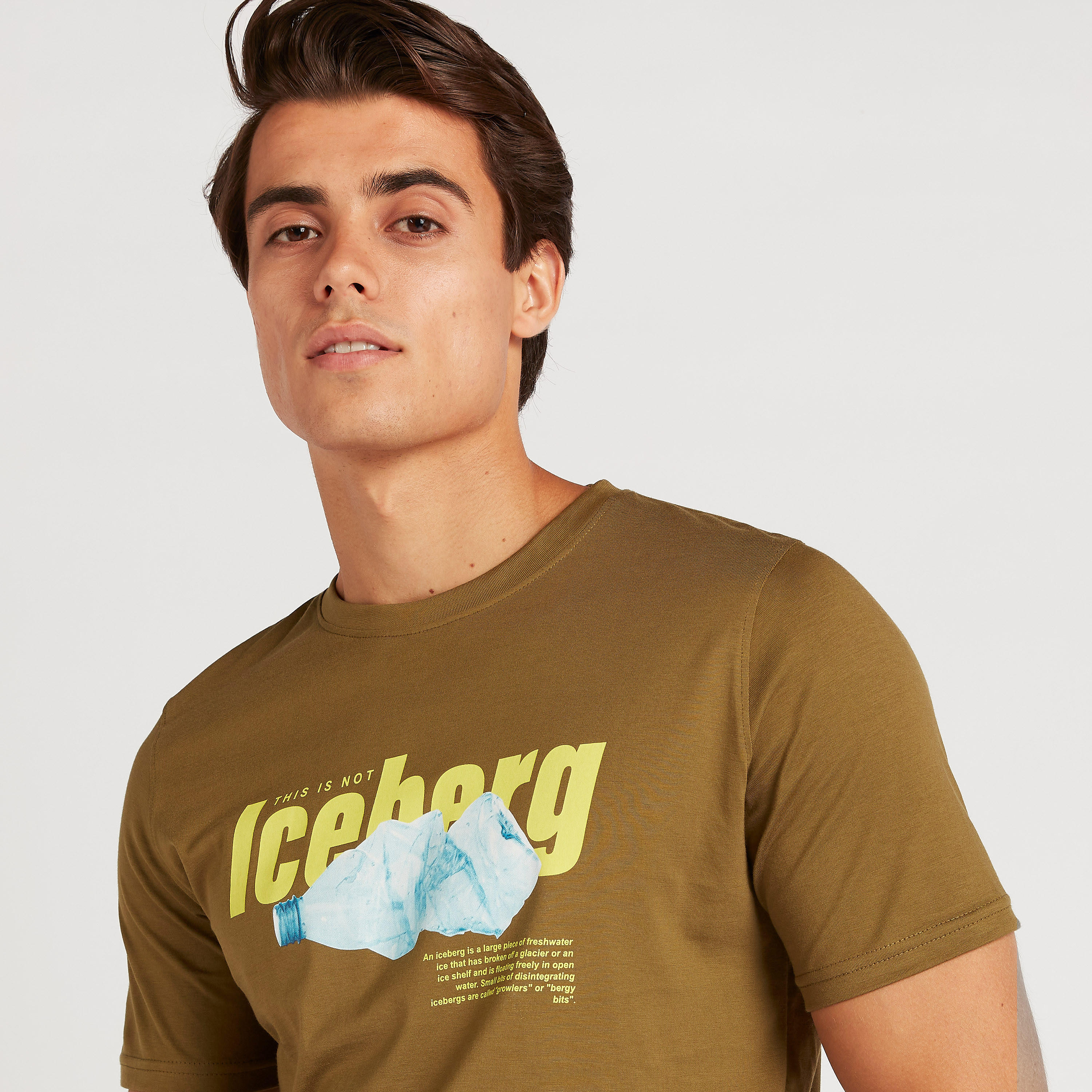 تيشيرت بياقة ضيّقة وأكمام قصيرة وطبعات-men-clothing-tshirtsandpolos-tshirts-image-3