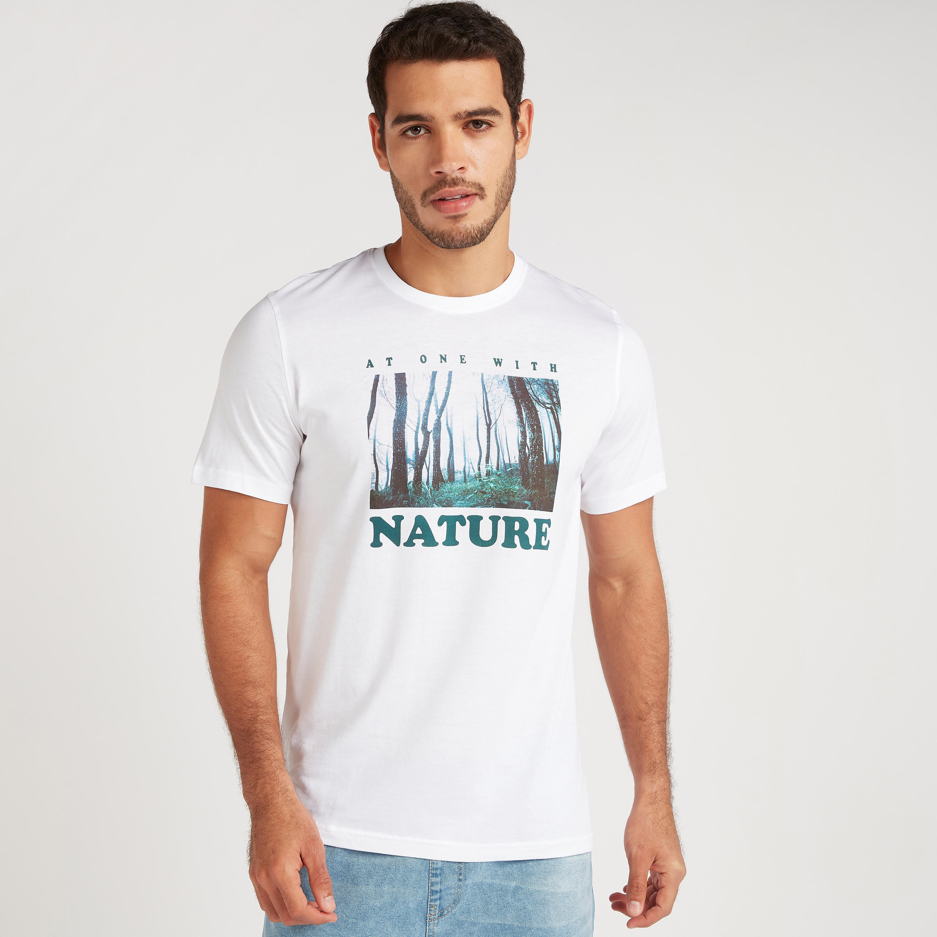 تيشيرت بياقة ضيّقة وأكمام قصيرة وطبعات-men-clothing-tshirtsandpolos-tshirts-image-1