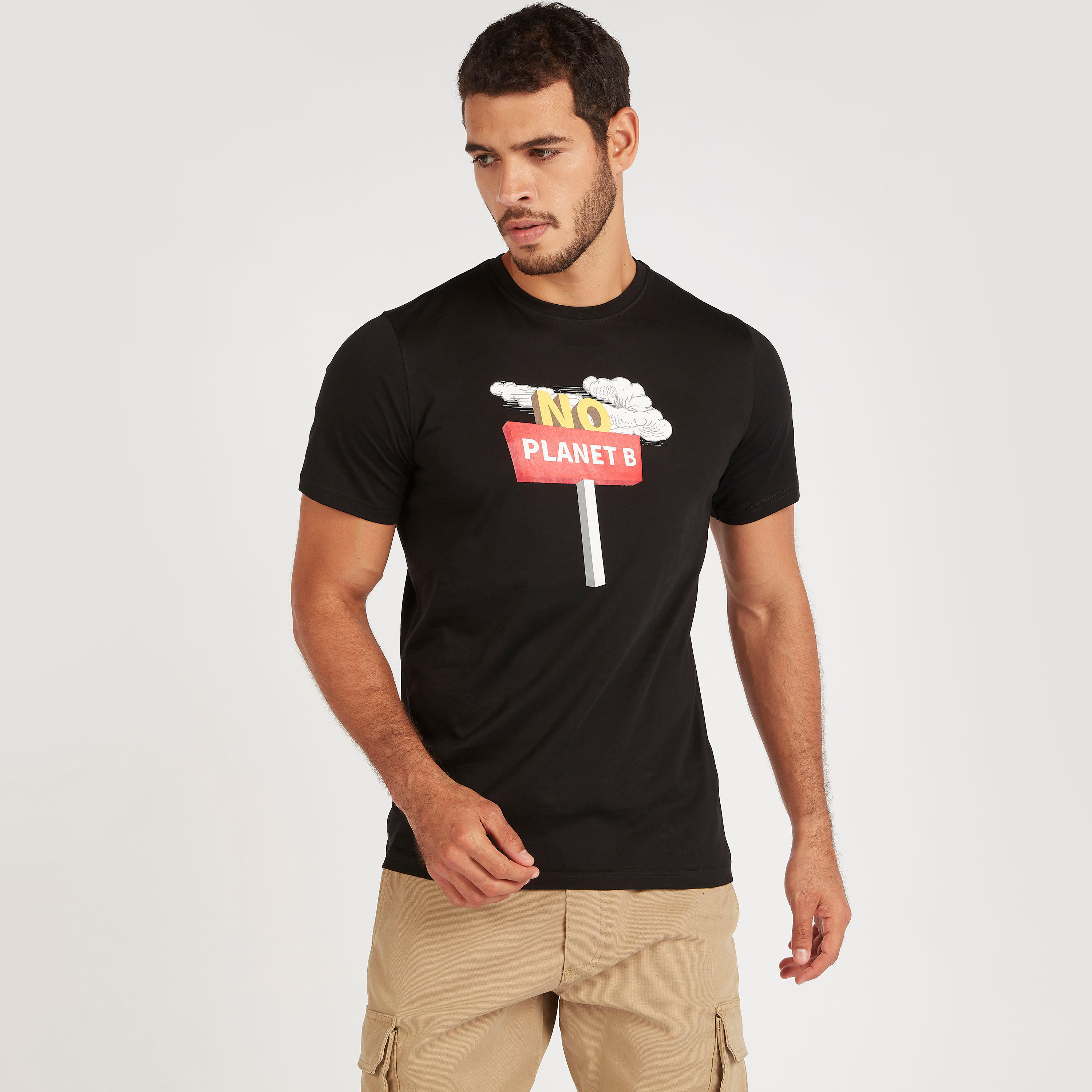 تيشيرت بياقة ضيّقة وأكمام قصيرة وطبعات-men-clothing-tshirtsandpolos-tshirts-image-1