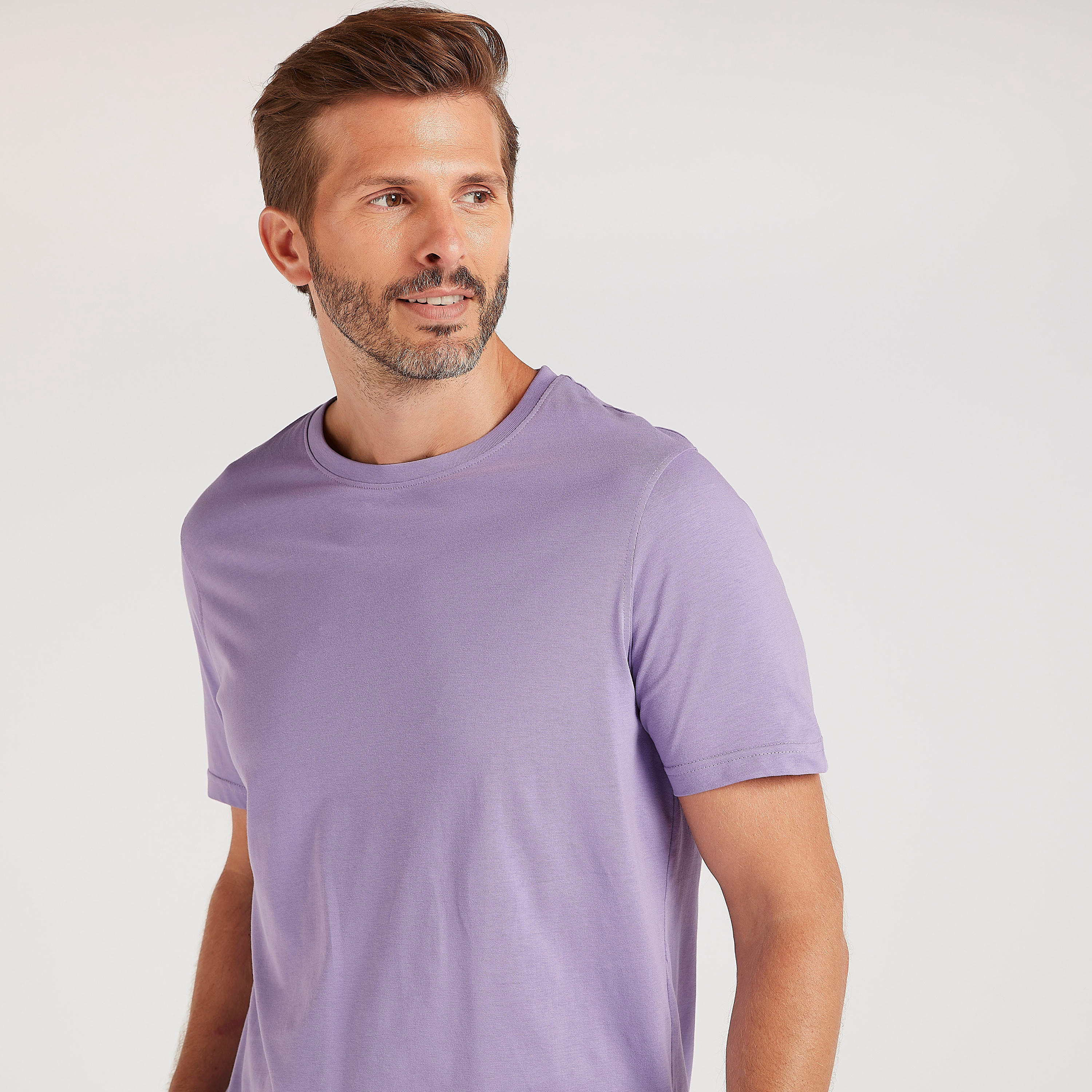 تيشيرت سادة بياقة ضيّقة وأكمام قصيرة-men-clothing-tshirtsandpolos-tshirts-image-4