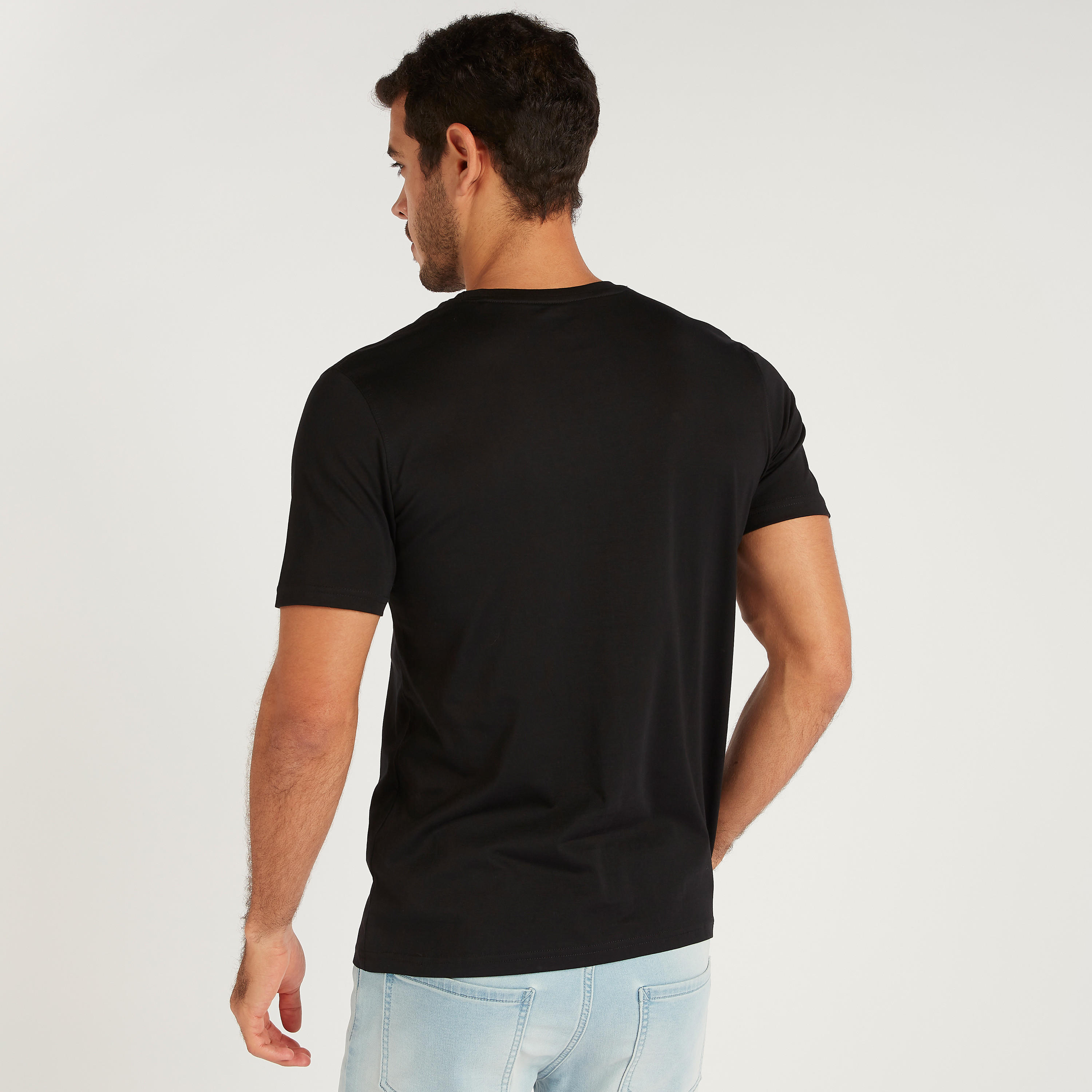 تيشيرت بياقة ضيّقة وأكمام قصيرة وطبعات-men-clothing-tshirtsandpolos-tshirts-image-3