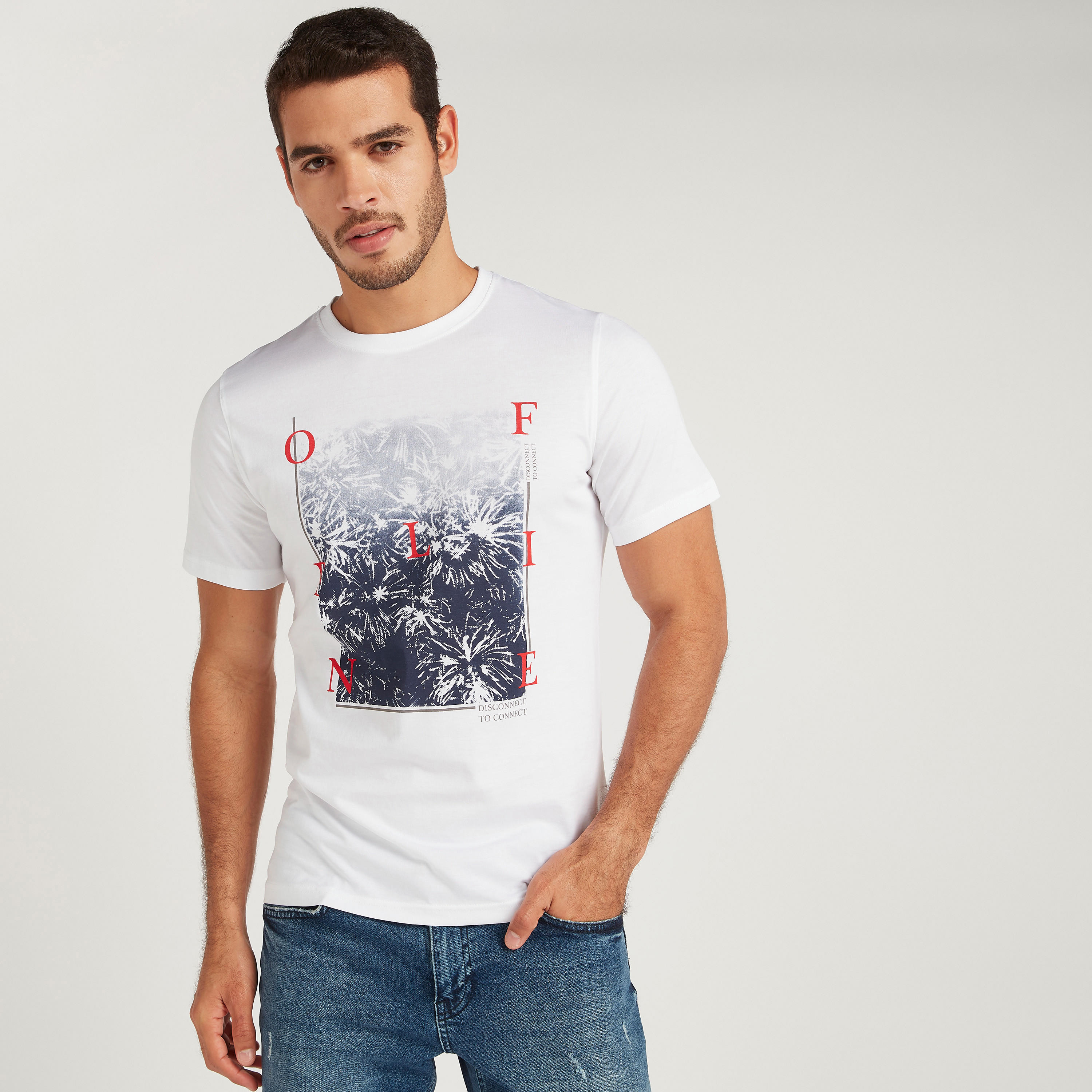 تيشيرت بياقة ضيّقة وأكمام قصيرة وطبعات-men-clothing-tshirtsandpolos-tshirts-image-5