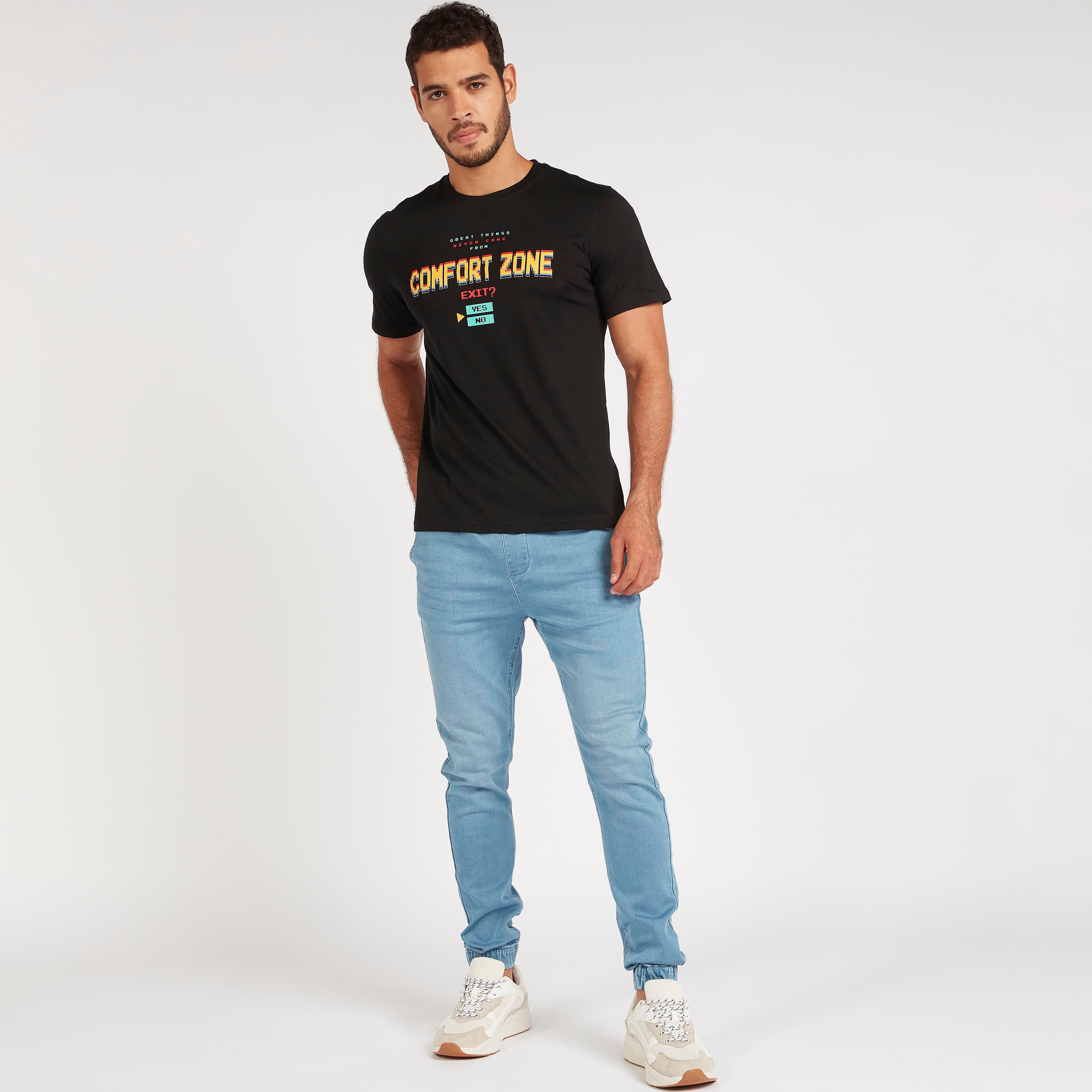 تيشيرت بياقة ضيّقة وأكمام قصيرة وطبعات-men-clothing-tshirtsandpolos-tshirts-image-4