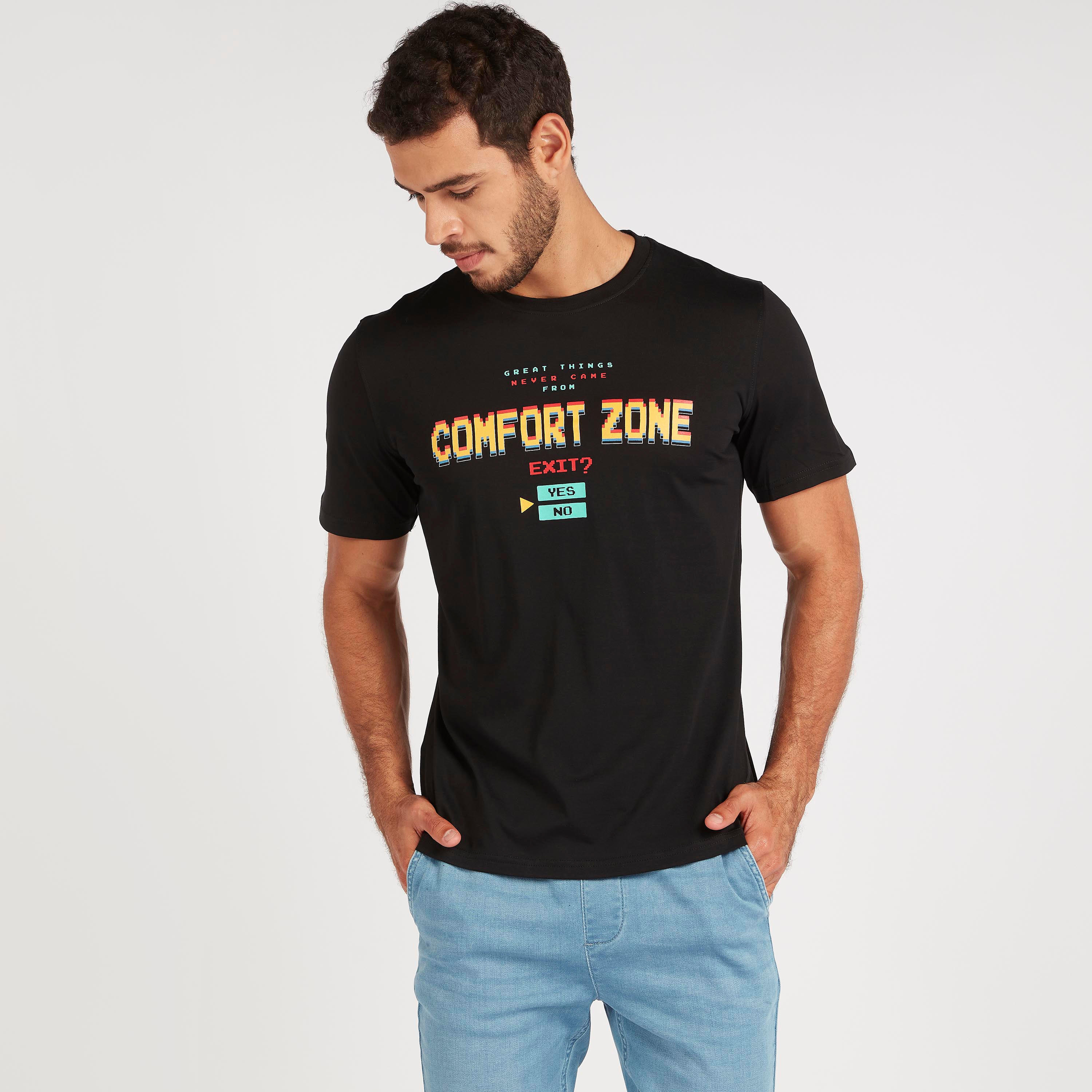تيشيرت بياقة ضيّقة وأكمام قصيرة وطبعات-men-clothing-tshirtsandpolos-tshirts-image-1