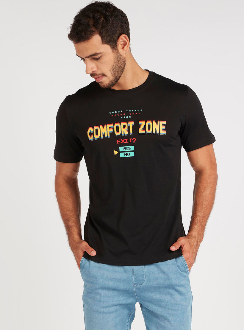 تيشيرت بياقة ضيّقة وأكمام قصيرة وطبعات-men-clothing-tshirtsandpolos-tshirts-image-1