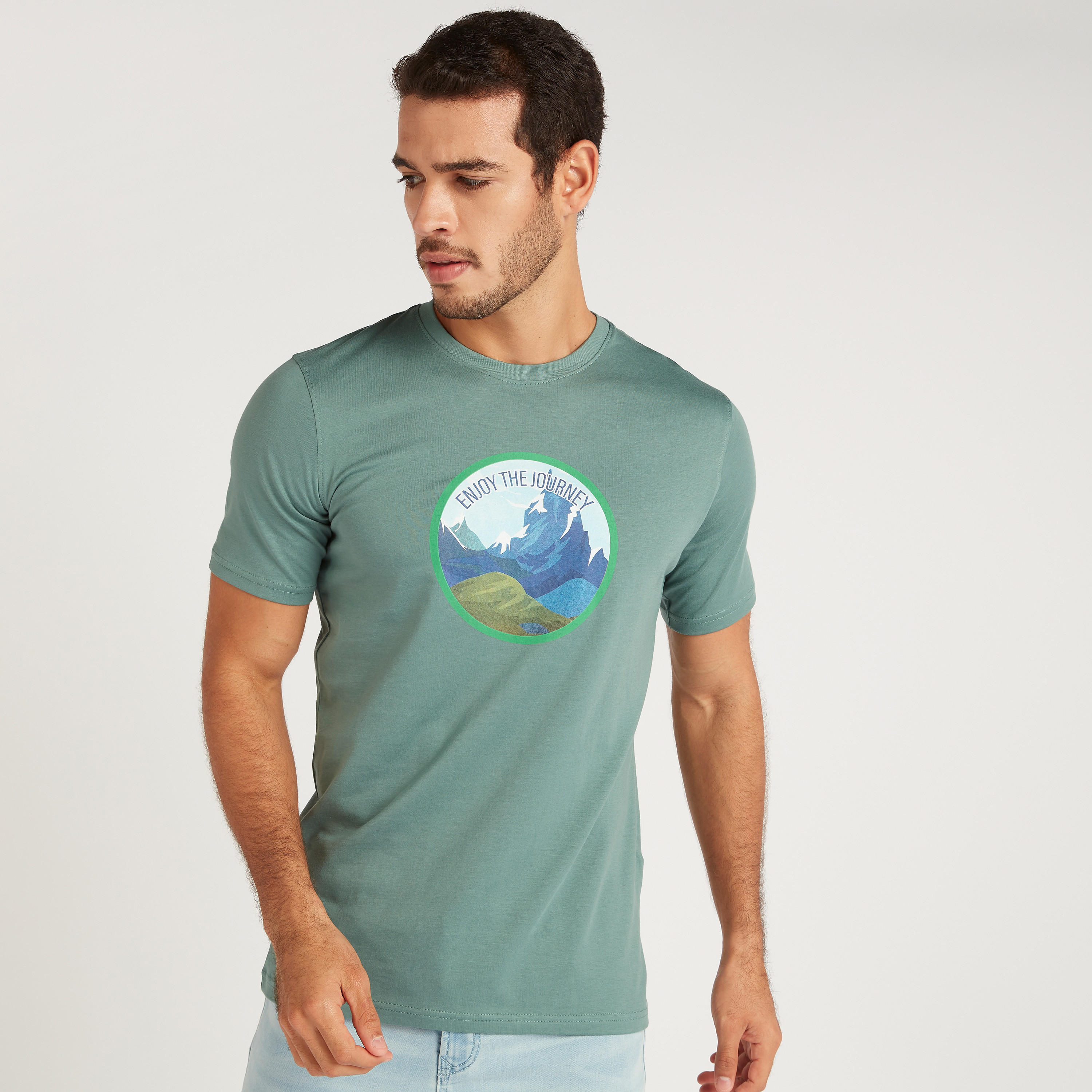 تيشيرت بياقة ضيّقة وأكمام قصيرة وطبعات-men-clothing-tshirtsandpolos-tshirts-image-4