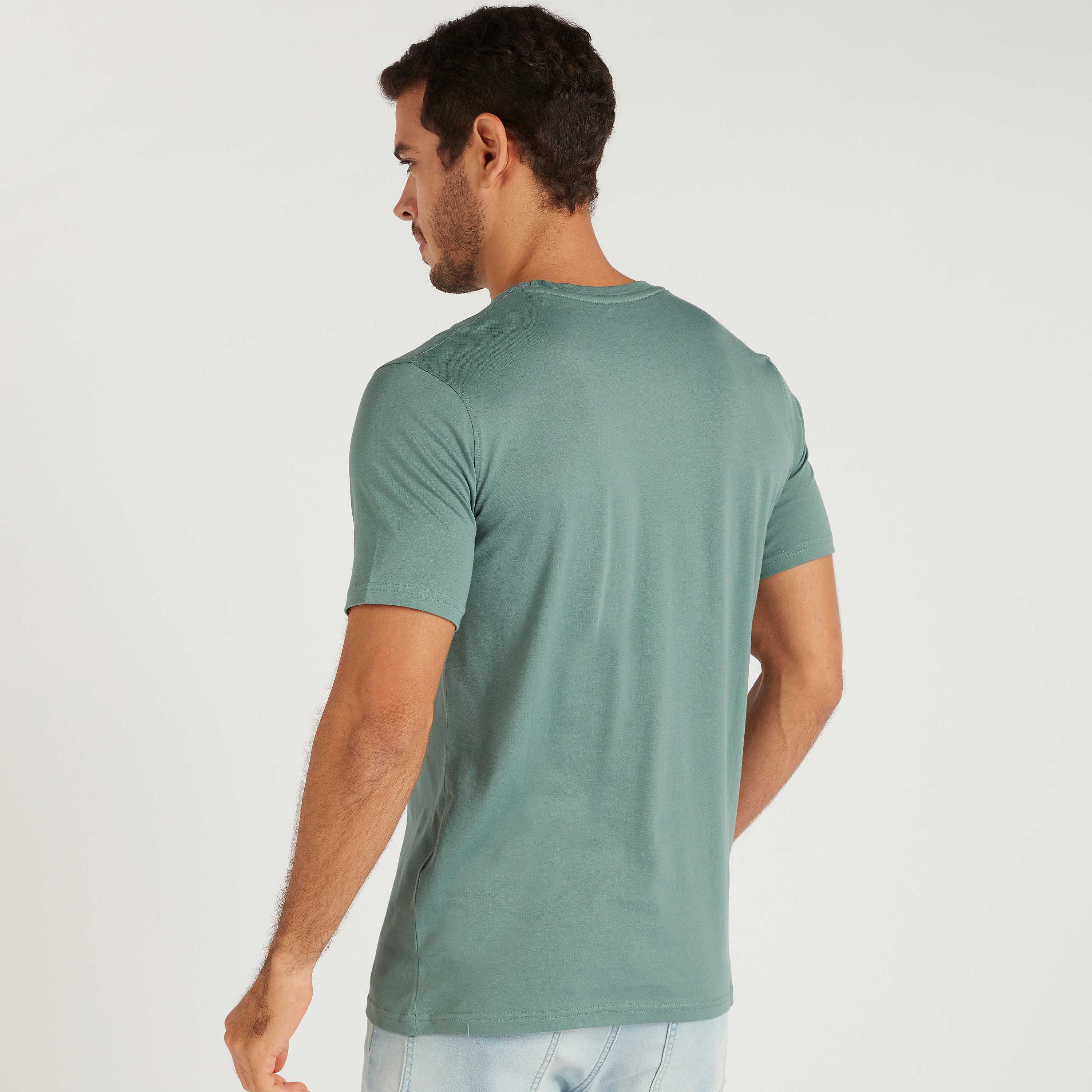 تيشيرت بياقة ضيّقة وأكمام قصيرة وطبعات-men-clothing-tshirtsandpolos-tshirts-image-1