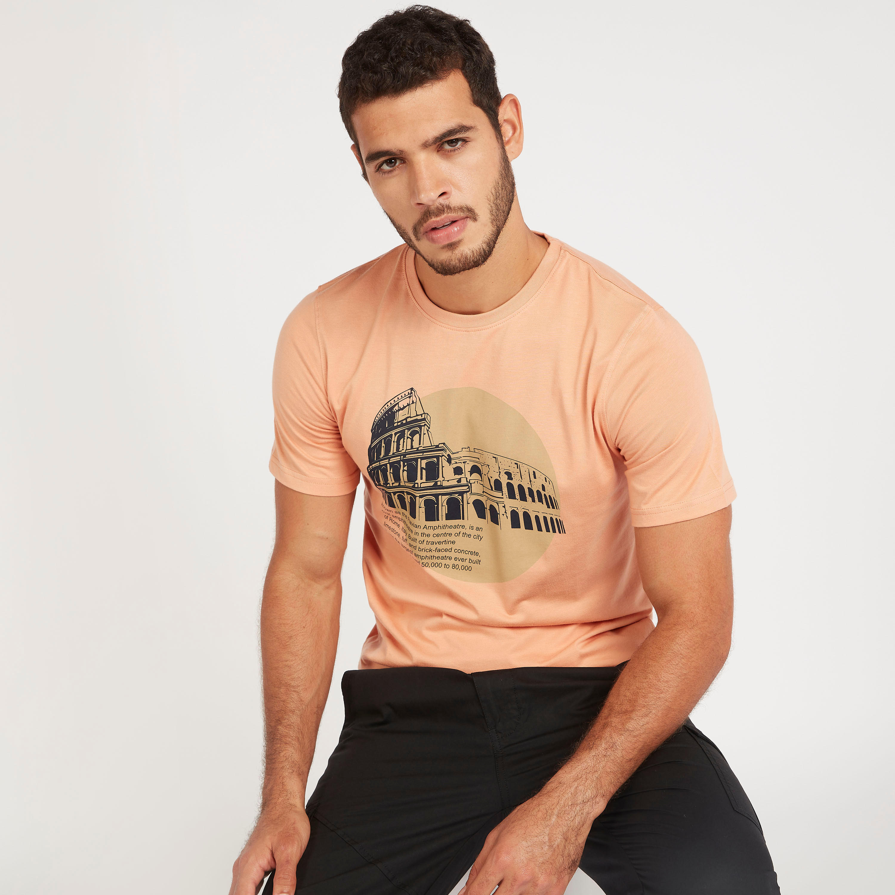 تيشيرت بياقة ضيّقة وأكمام قصيرة وطبعات-men-clothing-tshirtsandpolos-tshirts-image-1
