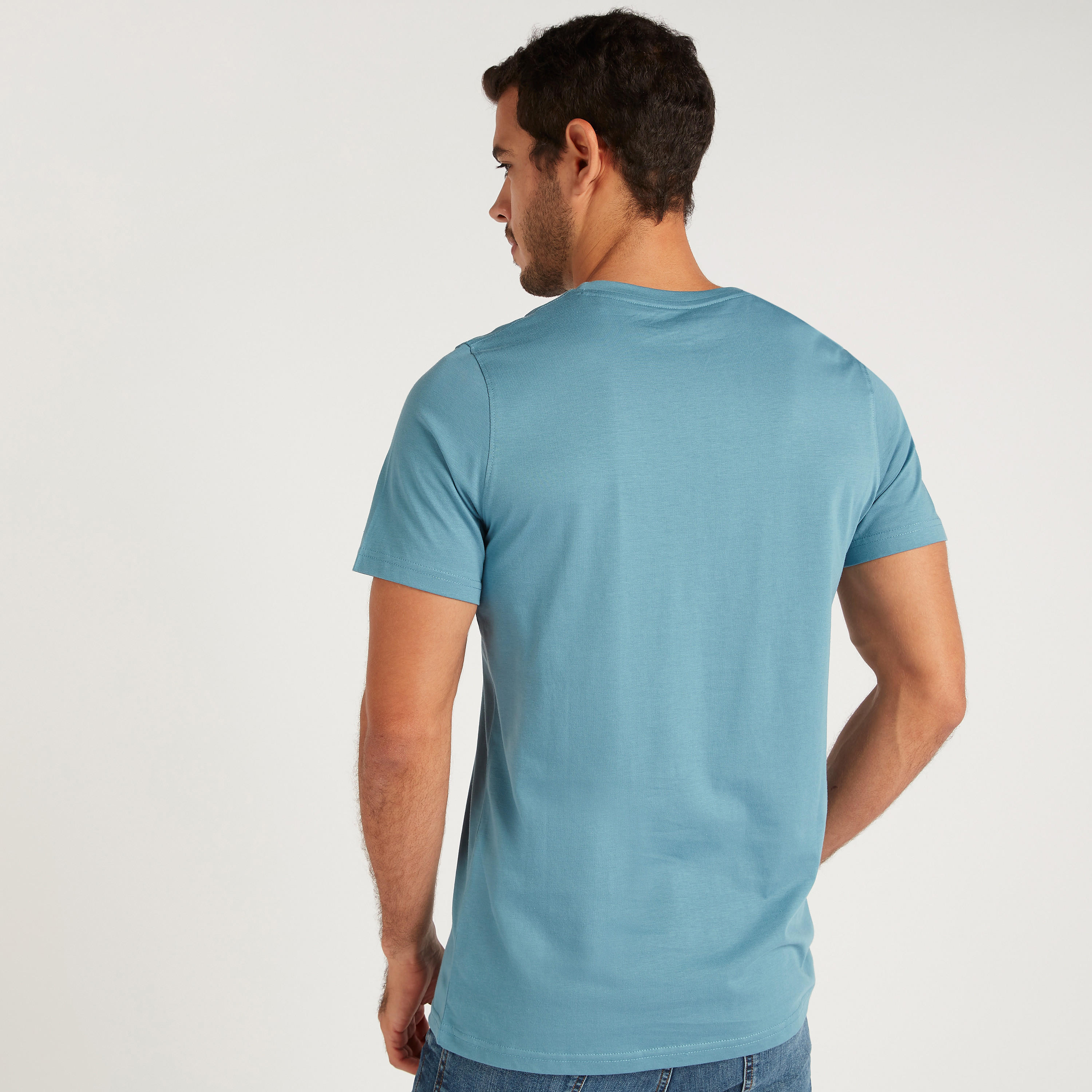 تيشيرت بياقة ضيّقة وأكمام قصيرة وطبعات-men-clothing-tshirtsandpolos-tshirts-image-4