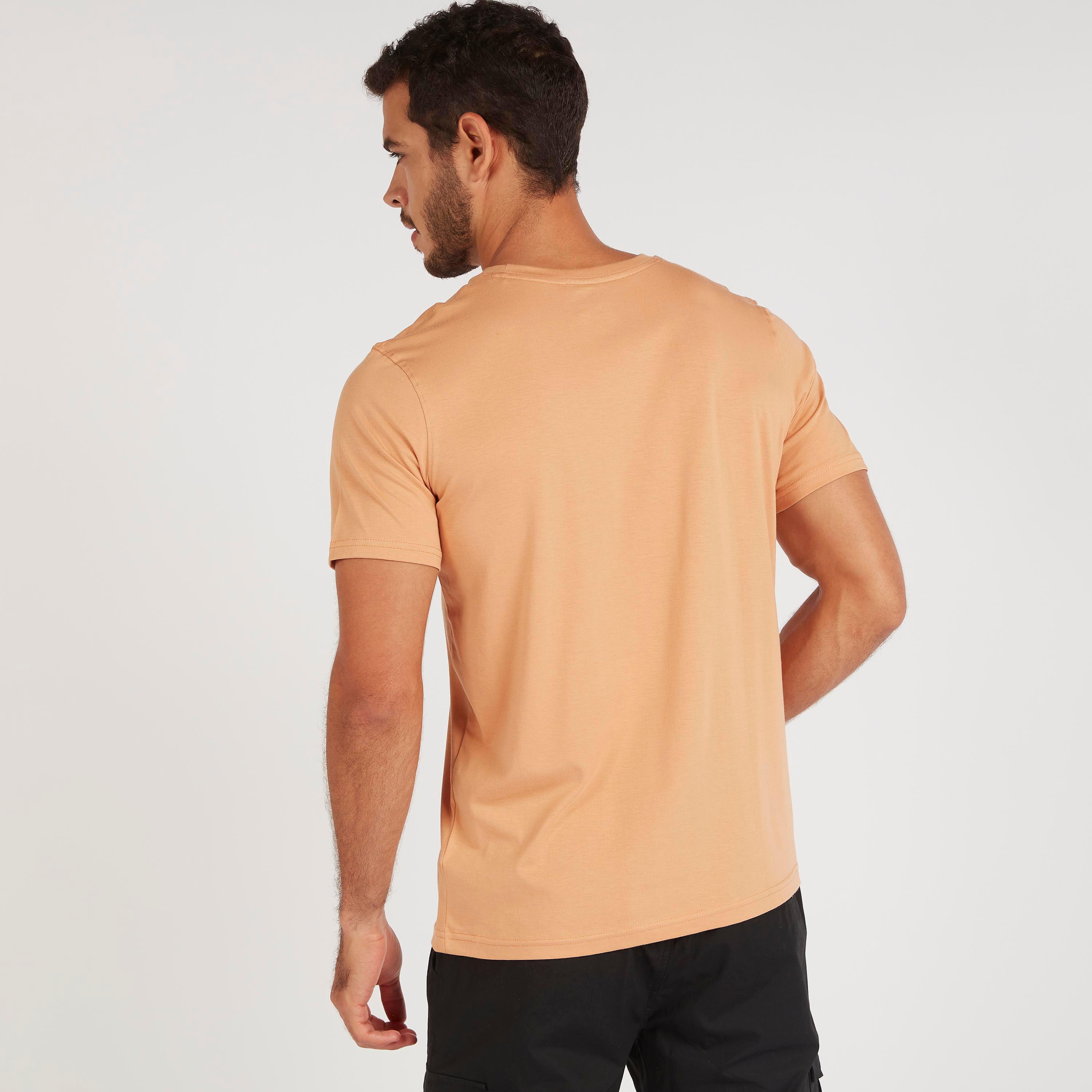 تيشيرت بياقة ضيّقة وأكمام قصيرة وطبعات-men-clothing-tshirtsandpolos-tshirts-image-4