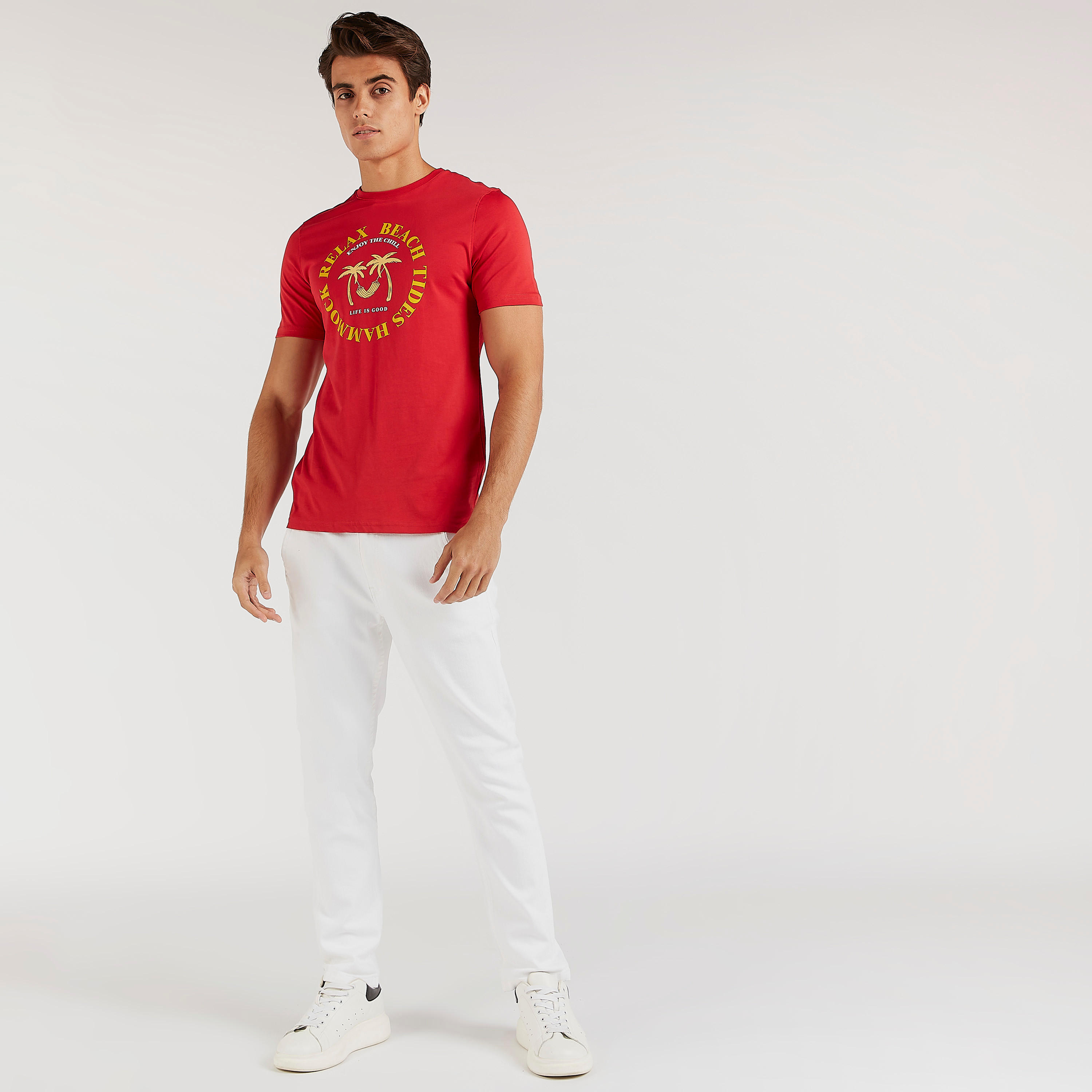 تيشيرت بياقة ضيّقة وأكمام قصيرة وطبعات-men-clothing-tshirtsandpolos-tshirts-image-2