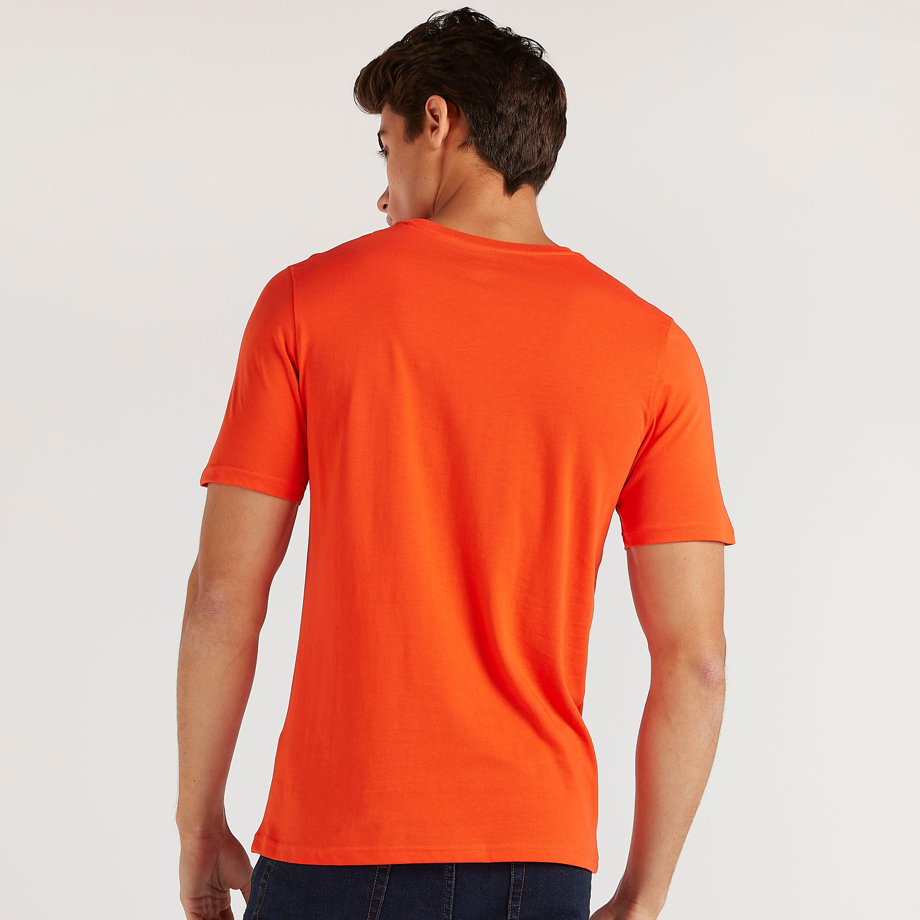 تيشيرت بياقة ضيّقة وأكمام قصيرة وطبعات-men-clothing-tshirtsandpolos-tshirts-image-4