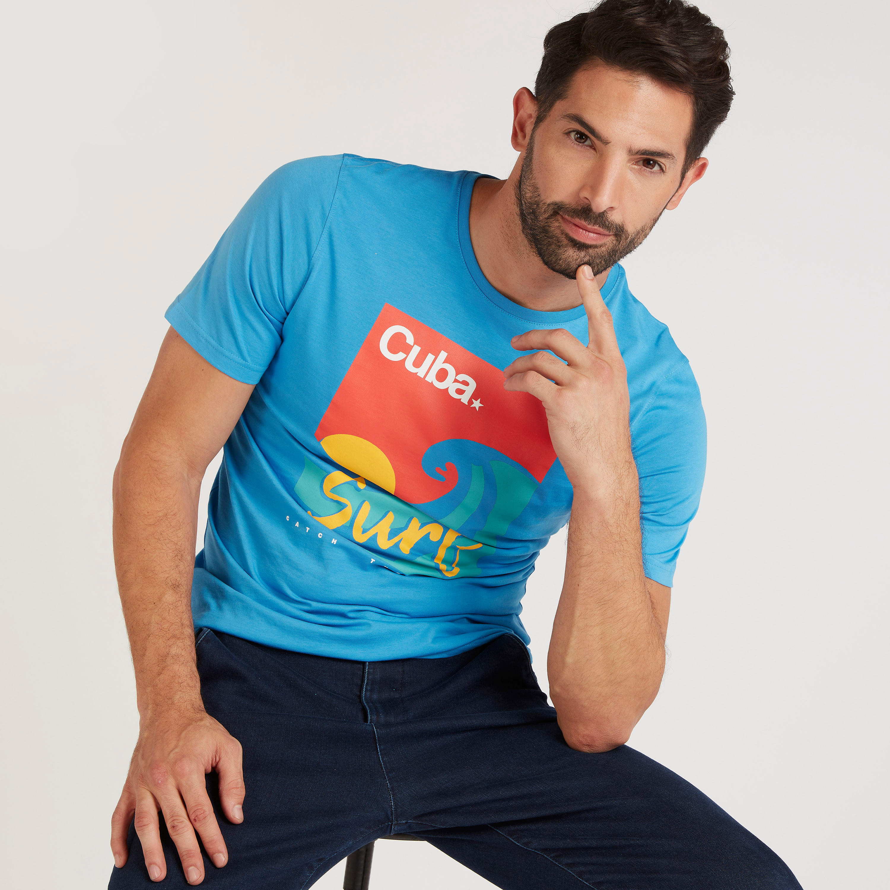 تيشيرت بياقة ضيّقة وأكمام قصيرة وطبعات-men-clothing-tshirtsandpolos-tshirts-image-1