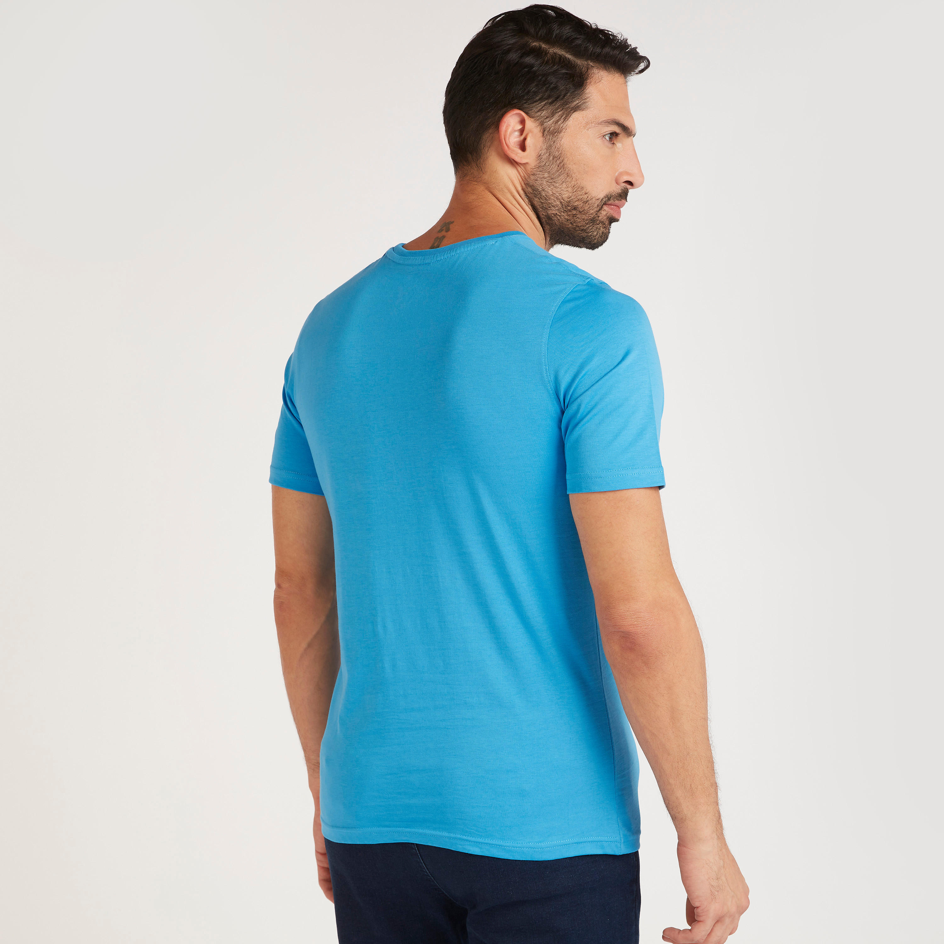 تيشيرت بياقة ضيّقة وأكمام قصيرة وطبعات-men-clothing-tshirtsandpolos-tshirts-image-4