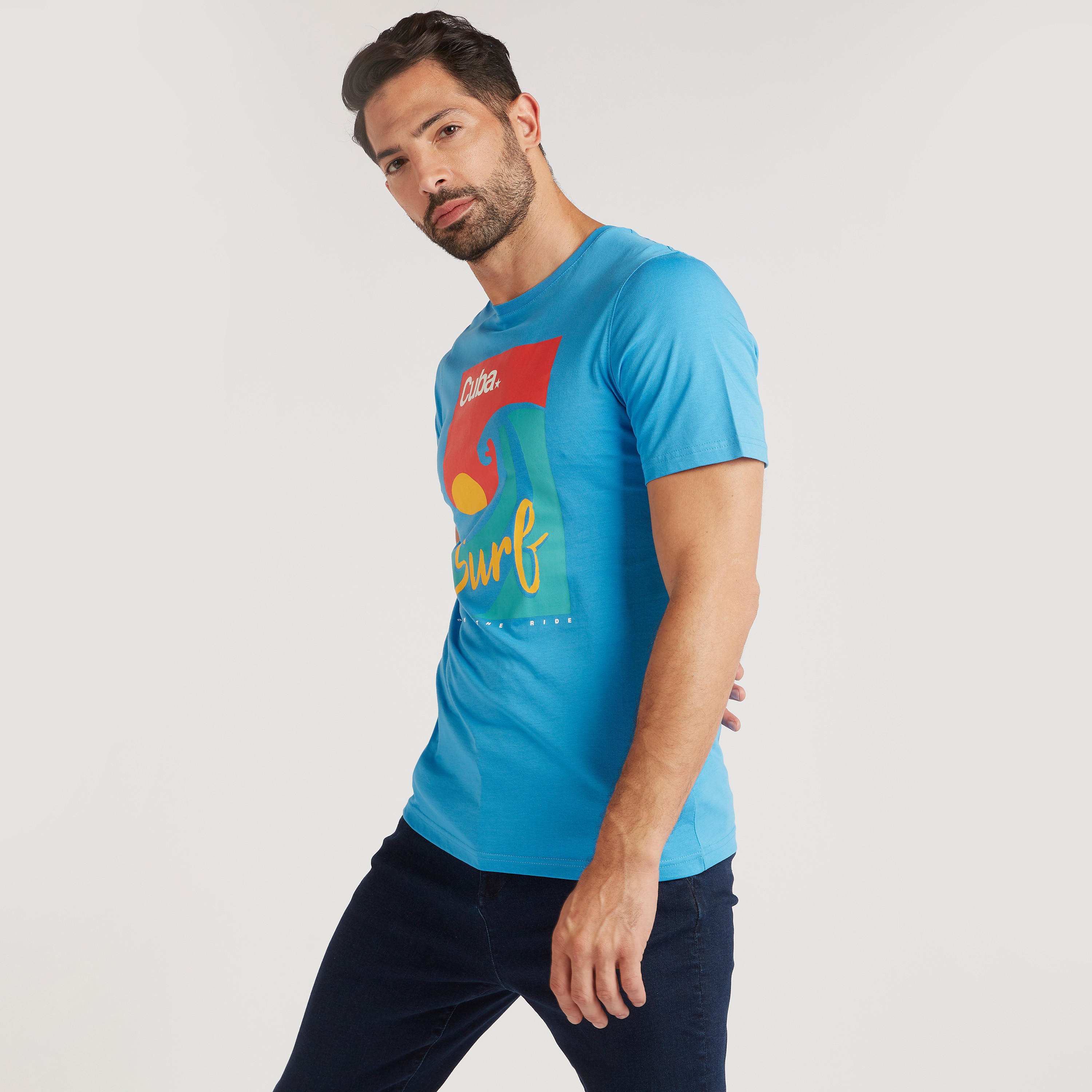 تيشيرت بياقة ضيّقة وأكمام قصيرة وطبعات-men-clothing-tshirtsandpolos-tshirts-image-5