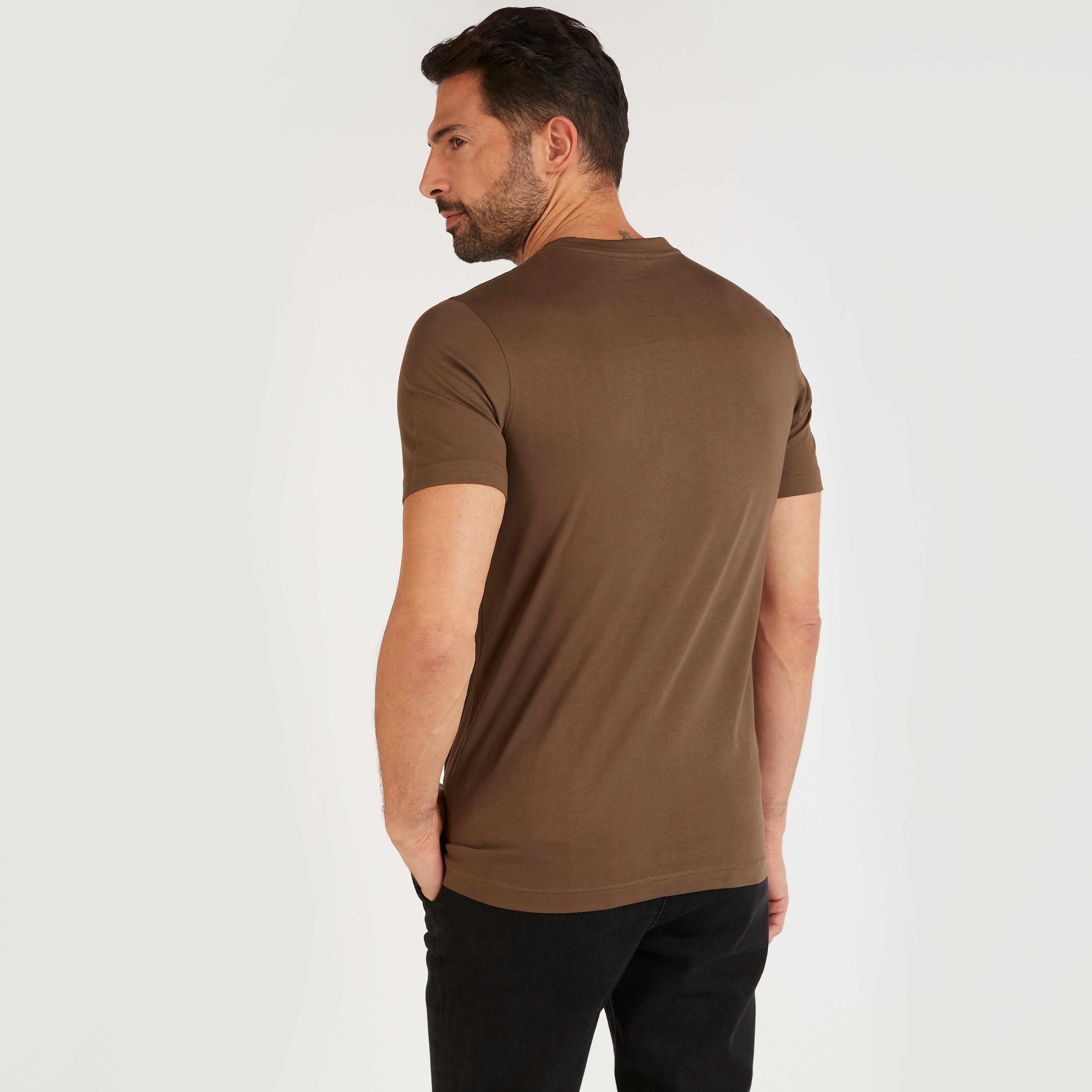 تيشيرت بياقة ضيّقة وأكمام قصيرة وطبعات-men-clothing-tshirtsandpolos-tshirts-image-4