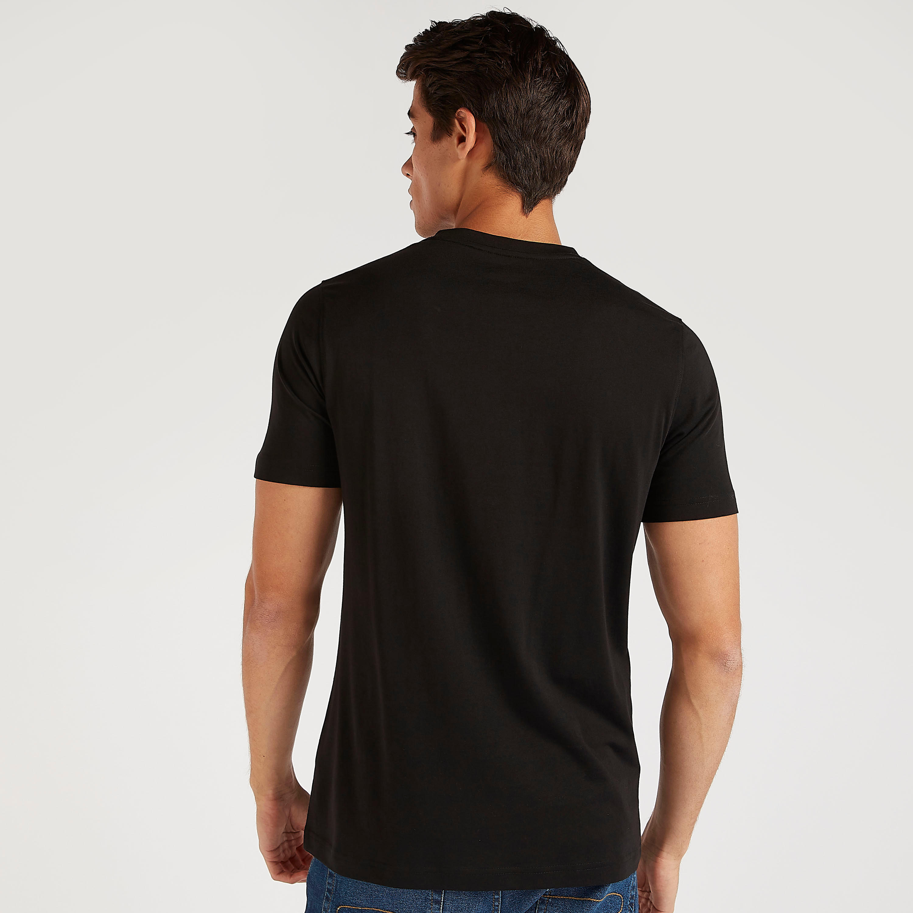 تيشيرت بياقة ضيّقة وأكمام قصيرة وطبعات-men-clothing-tshirtsandpolos-tshirts-image-1