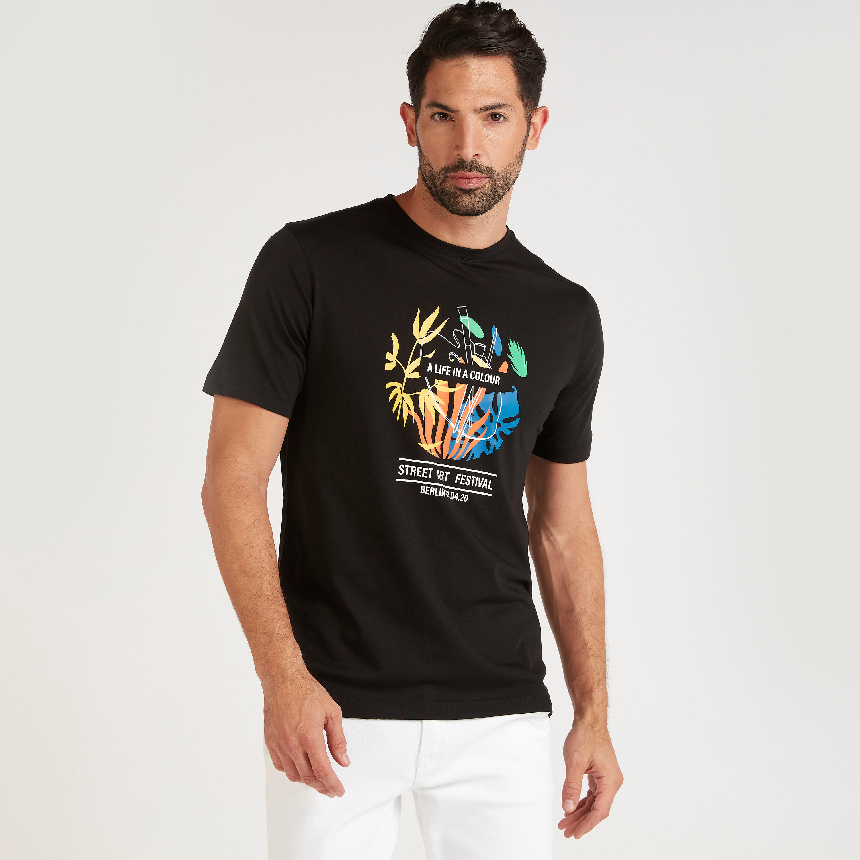 تيشيرت بياقة ضيّقة وأكمام قصيرة وطبعات-men-clothing-tshirtsandpolos-tshirts-image-1