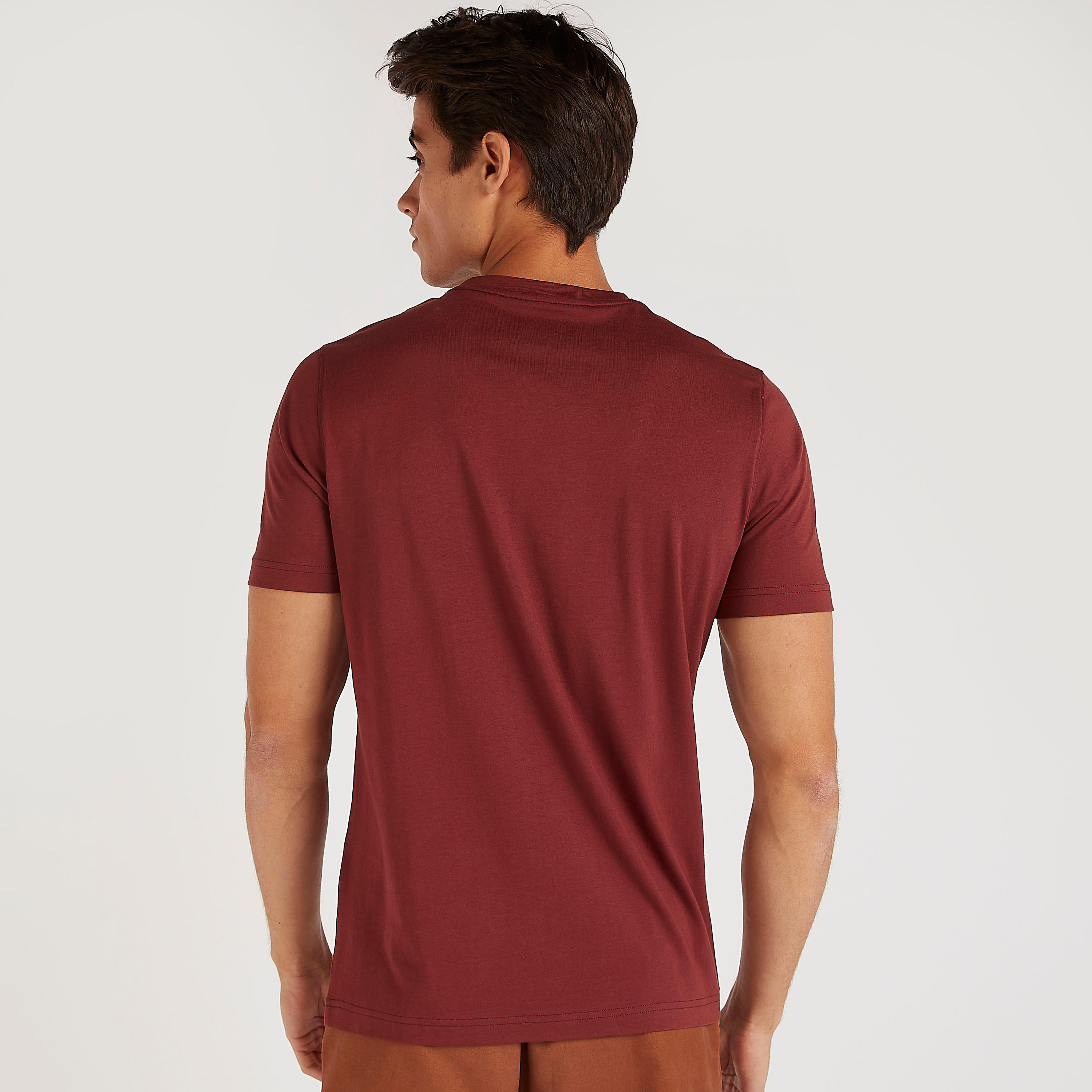 تيشيرت بياقة ضيّقة وأكمام قصيرة وطبعات-men-clothing-tshirtsandpolos-tshirts-image-1