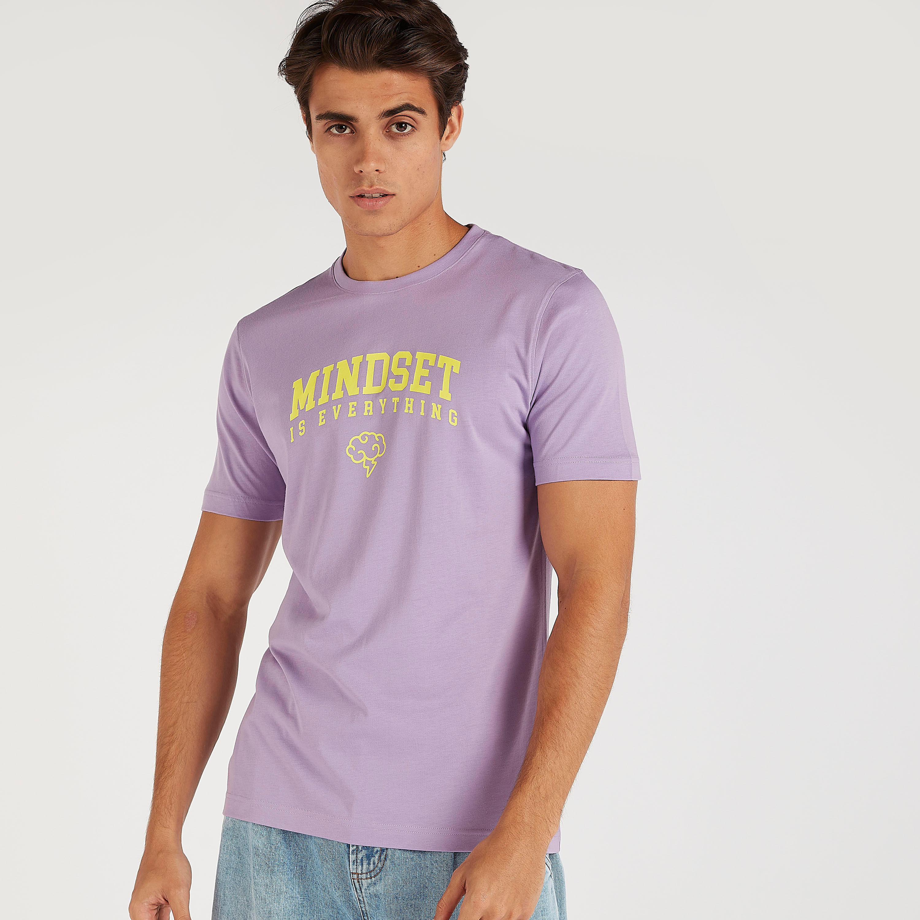 تيشيرت بياقة ضيّقة وأكمام قصيرة وطبعات-men-clothing-tshirtsandpolos-tshirts-image-1
