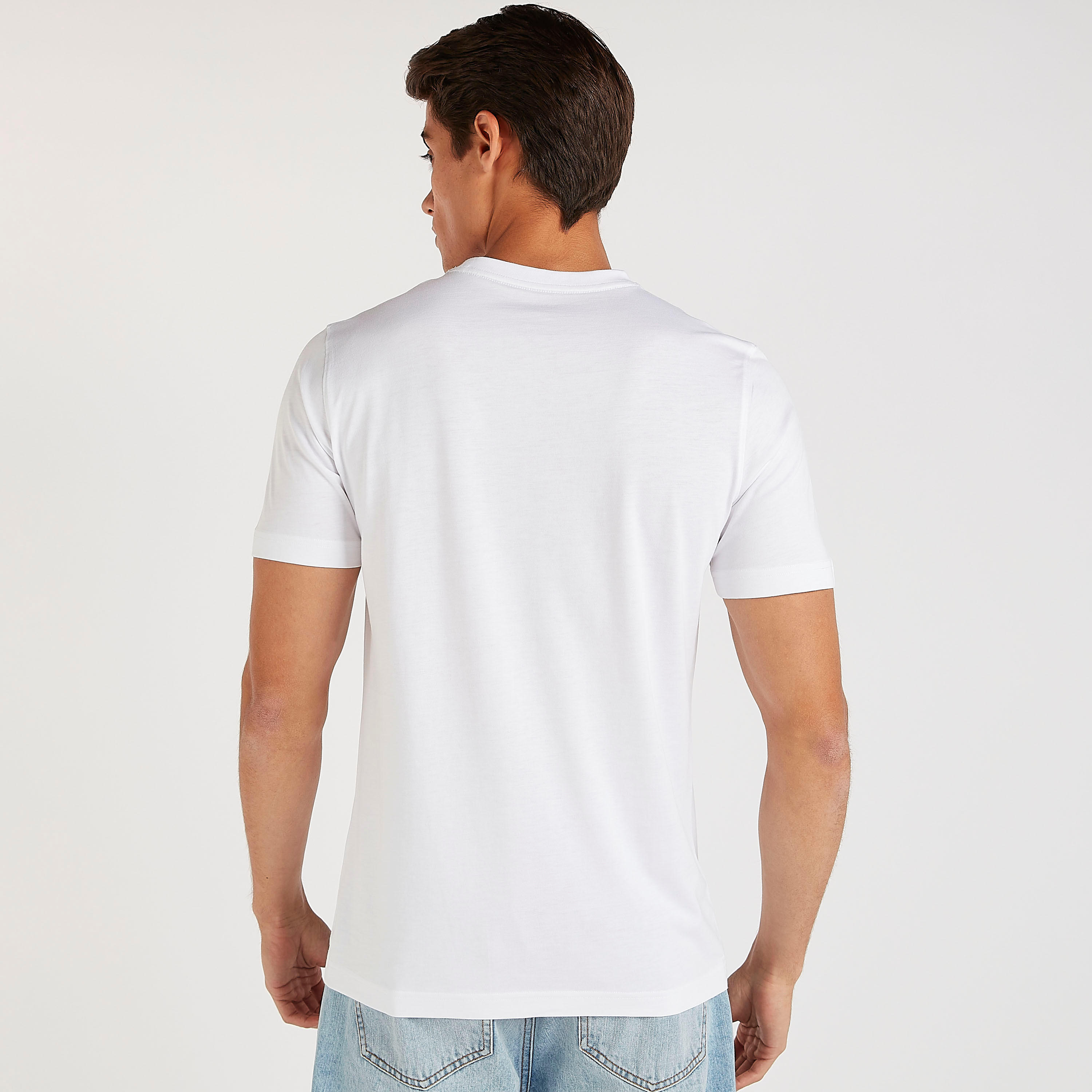 تيشيرت بياقة ضيّقة وأكمام قصيرة وطبعات-men-clothing-tshirtsandpolos-tshirts-image-4