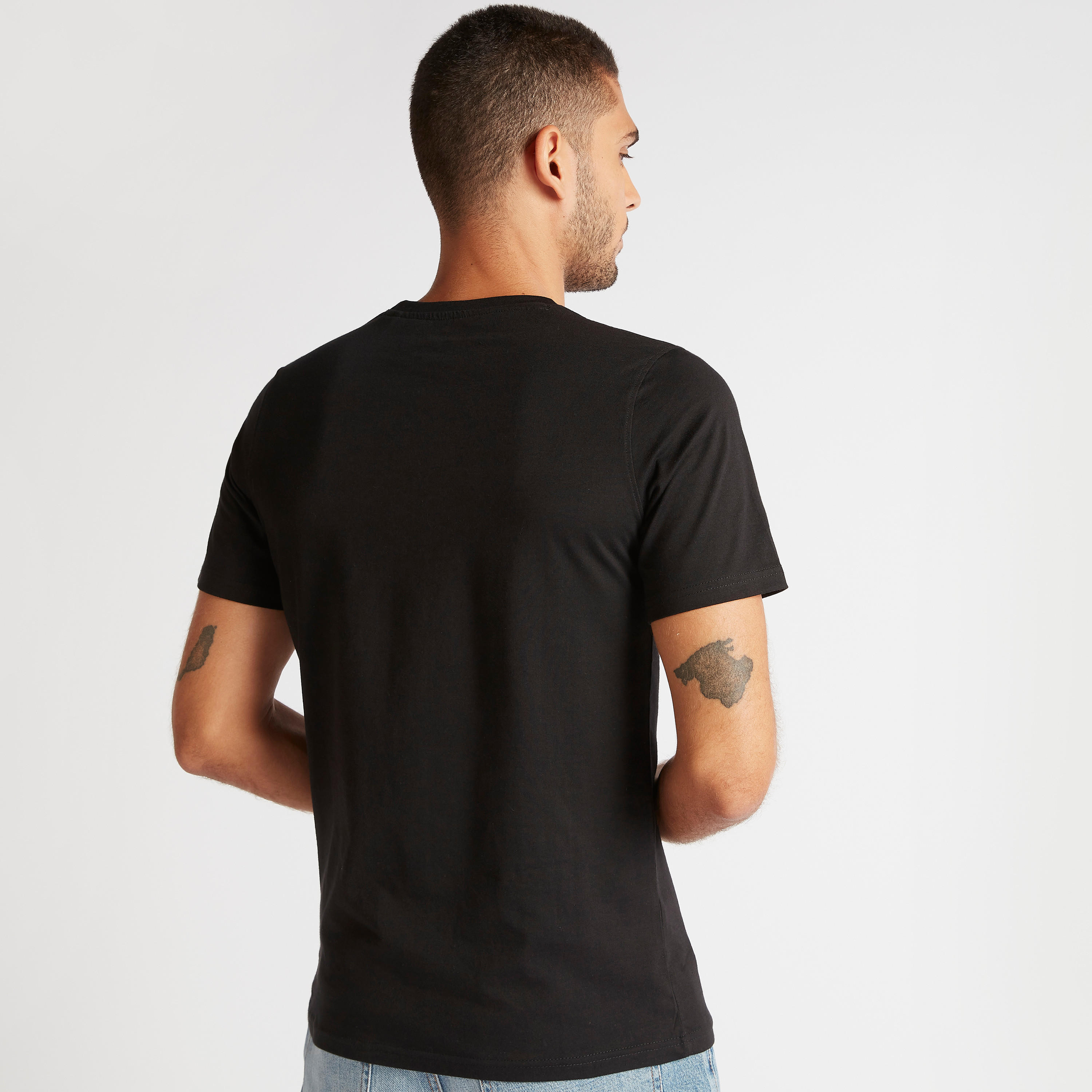 تيشيرت بياقة ضيّقة وأكمام قصيرة وطبعات بيليف-men-clothing-tshirtsandpolos-tshirts-image-4