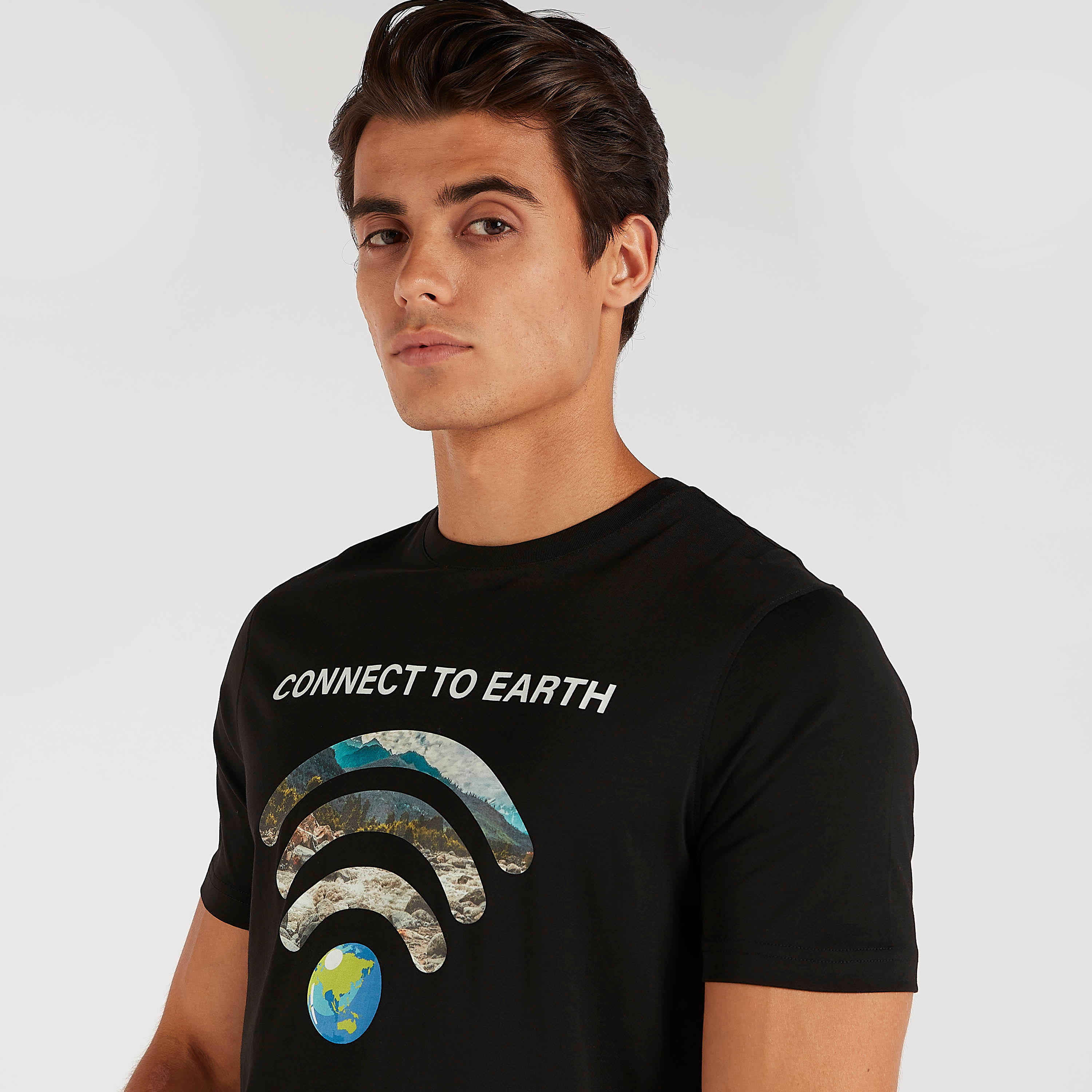 Printed T-shirt with Short Sleeves and Crew Neck-men-clothing-tshirtsandpolos-tshirts-image-3