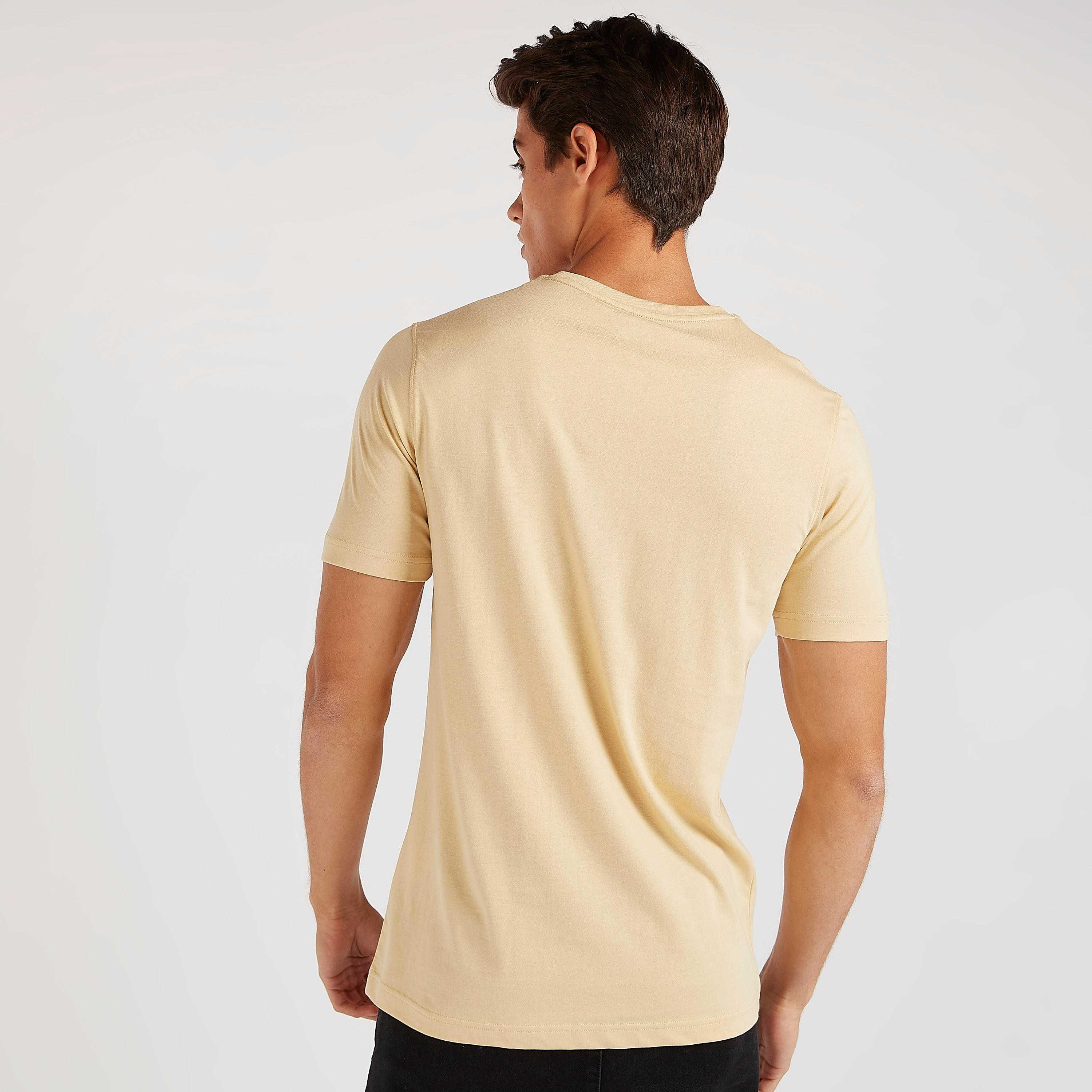 تيشيرت بياقة ضيّقة وأكمام قصيرة وطبعات-men-clothing-tshirtsandpolos-tshirts-image-4