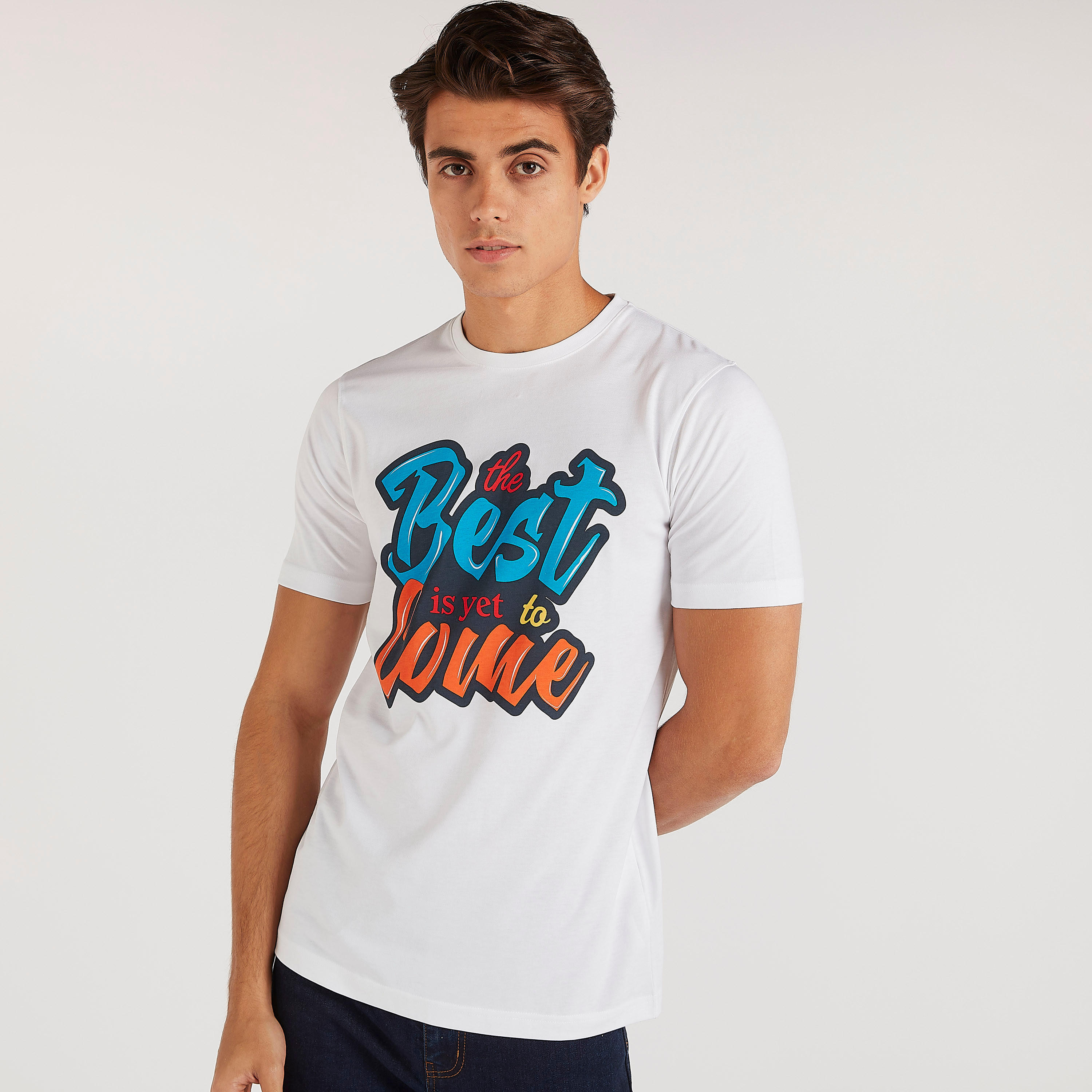 تيشيرت بياقة ضيّقة وأكمام قصيرة وطبعات-men-clothing-tshirtsandpolos-tshirts-image-1