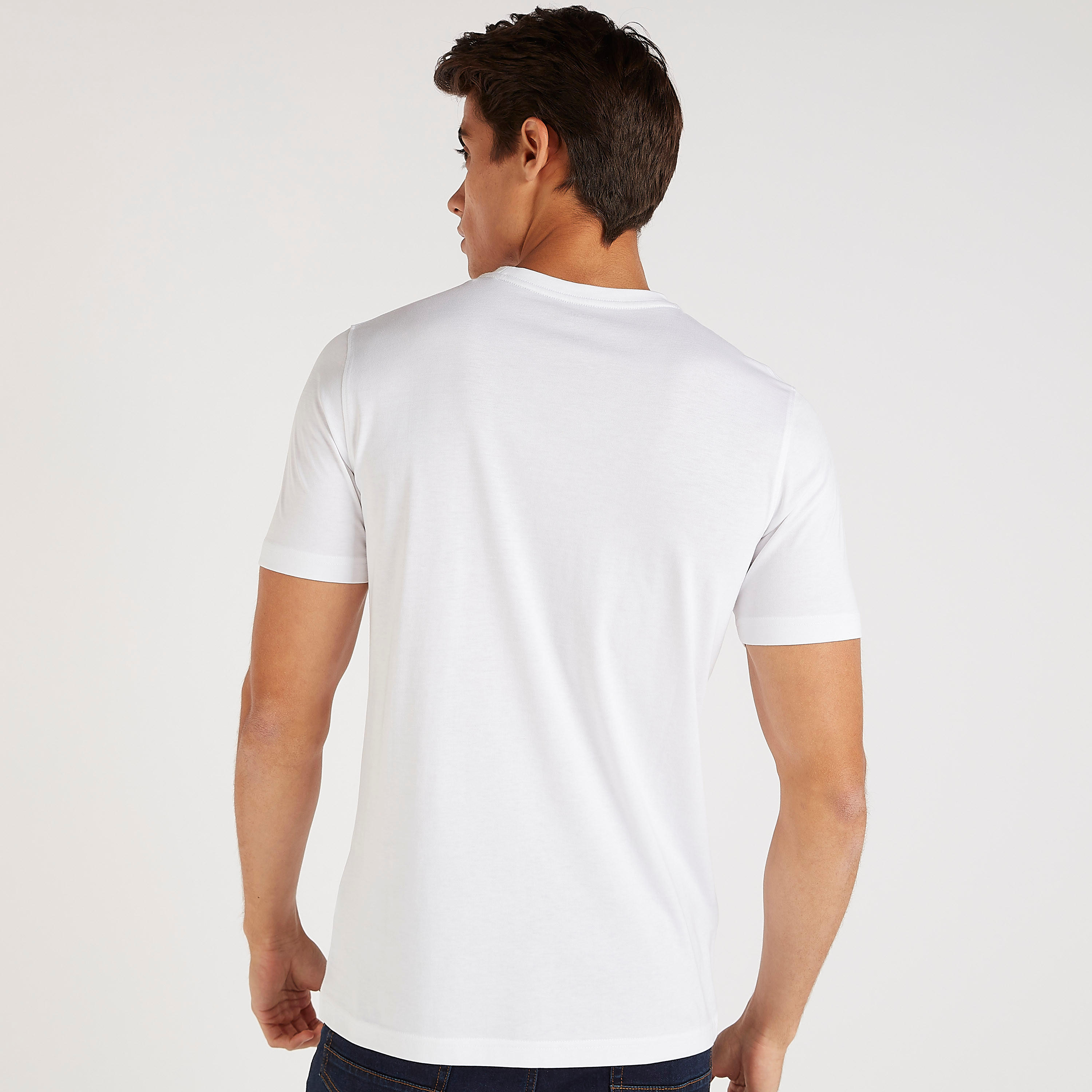 تيشيرت بياقة ضيّقة وأكمام قصيرة وطبعات-men-clothing-tshirtsandpolos-tshirts-image-4