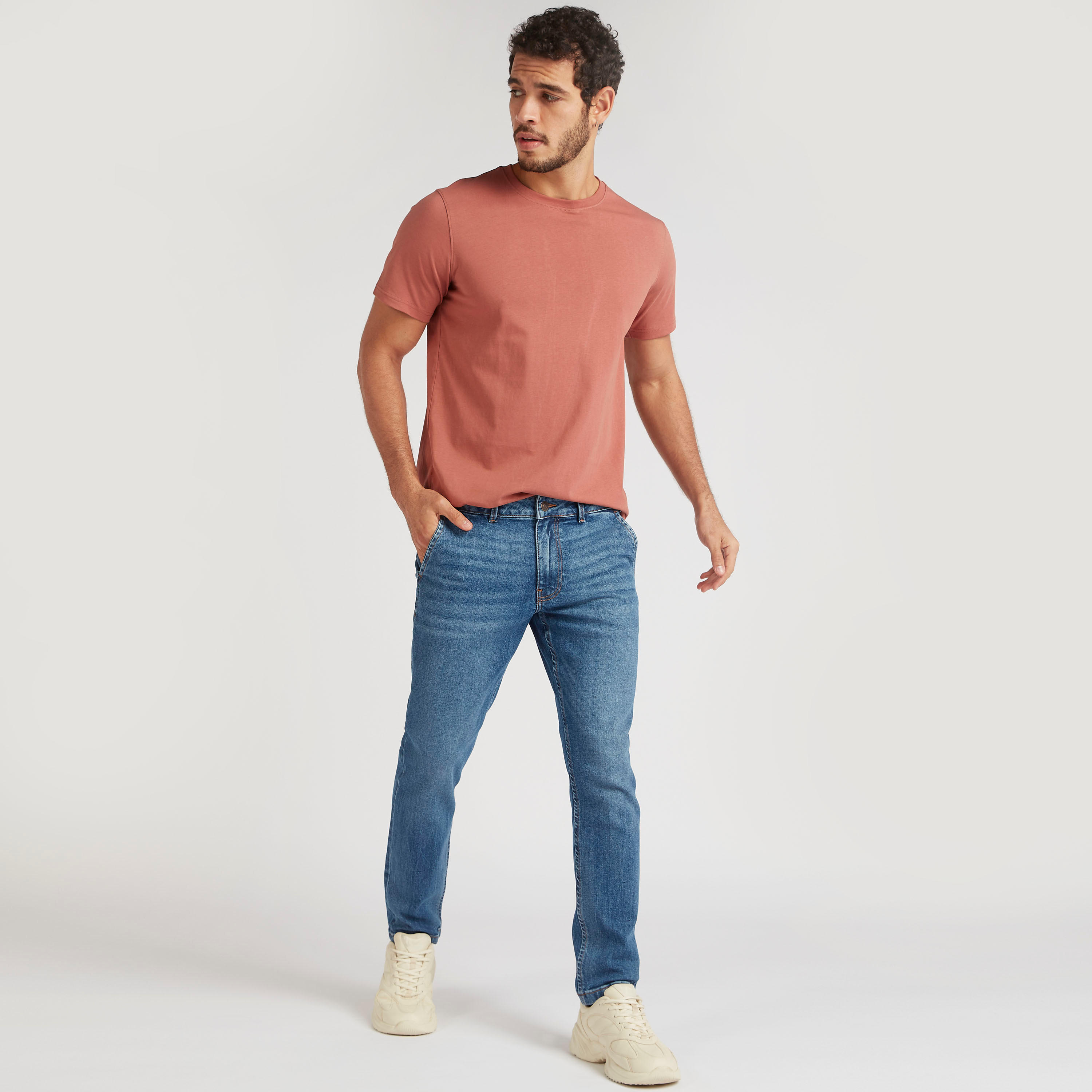 تيشيرت سادة بياقة ضيّقة وأكمام قصيرة-men-clothing-tshirtsandpolos-tshirts-image-3