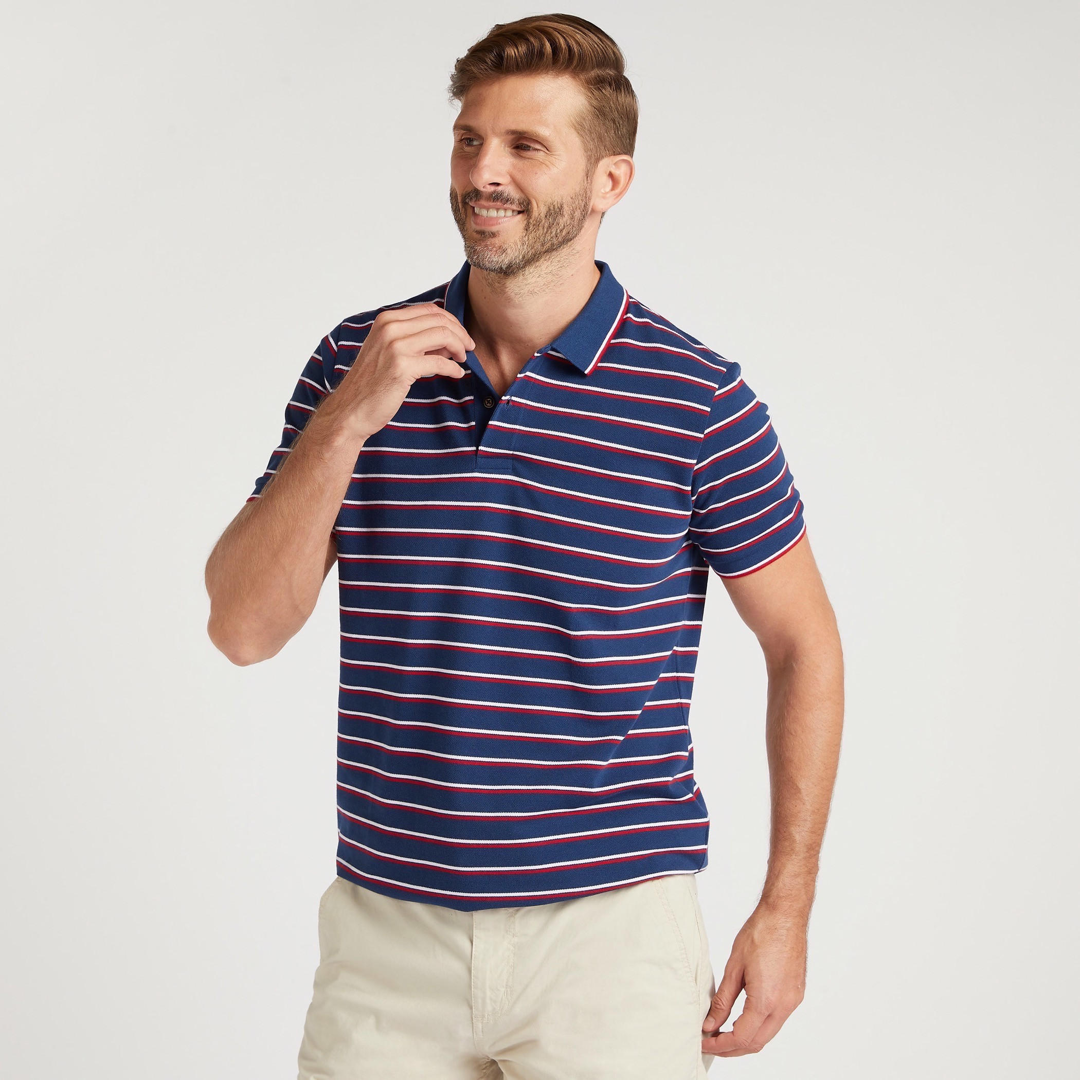 تيشيرت بولو مقلّم بأكمام قصيرة وتفاصيل خيوط بارزة-men-clothing-tshirtsandpolos-polos-image-1
