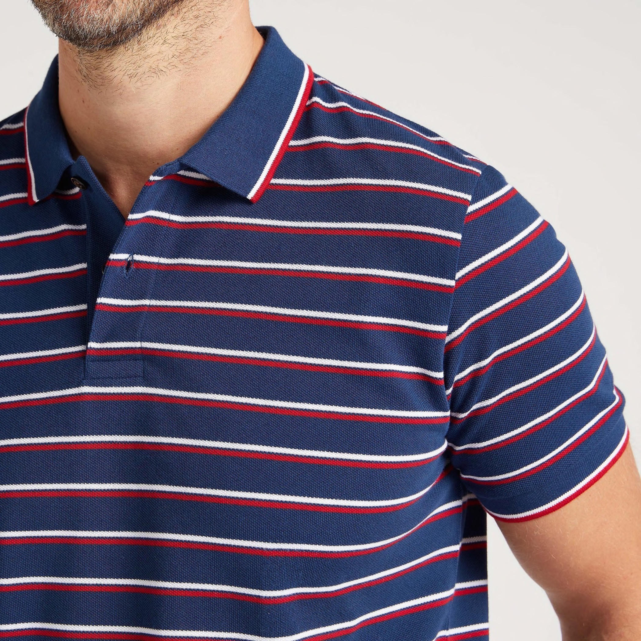 تيشيرت بولو مقلّم بأكمام قصيرة وتفاصيل خيوط بارزة-men-clothing-tshirtsandpolos-polos-image-3