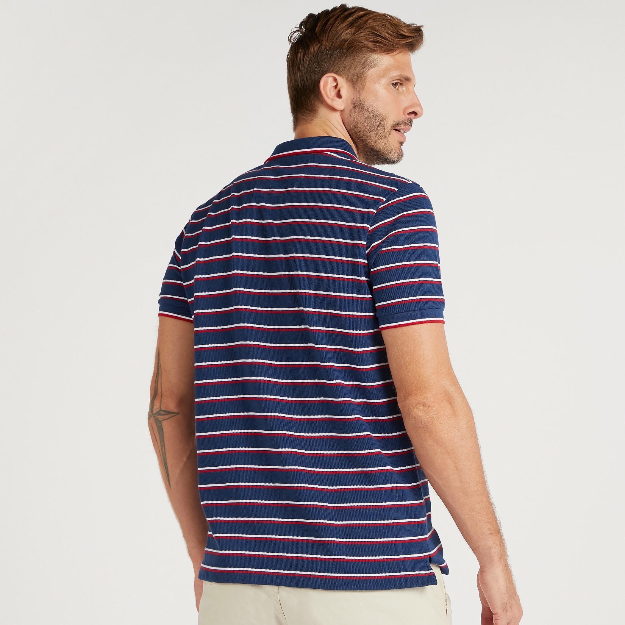 تيشيرت بولو مقلّم بأكمام قصيرة وتفاصيل خيوط بارزة-men-clothing-tshirtsandpolos-polos-image-4