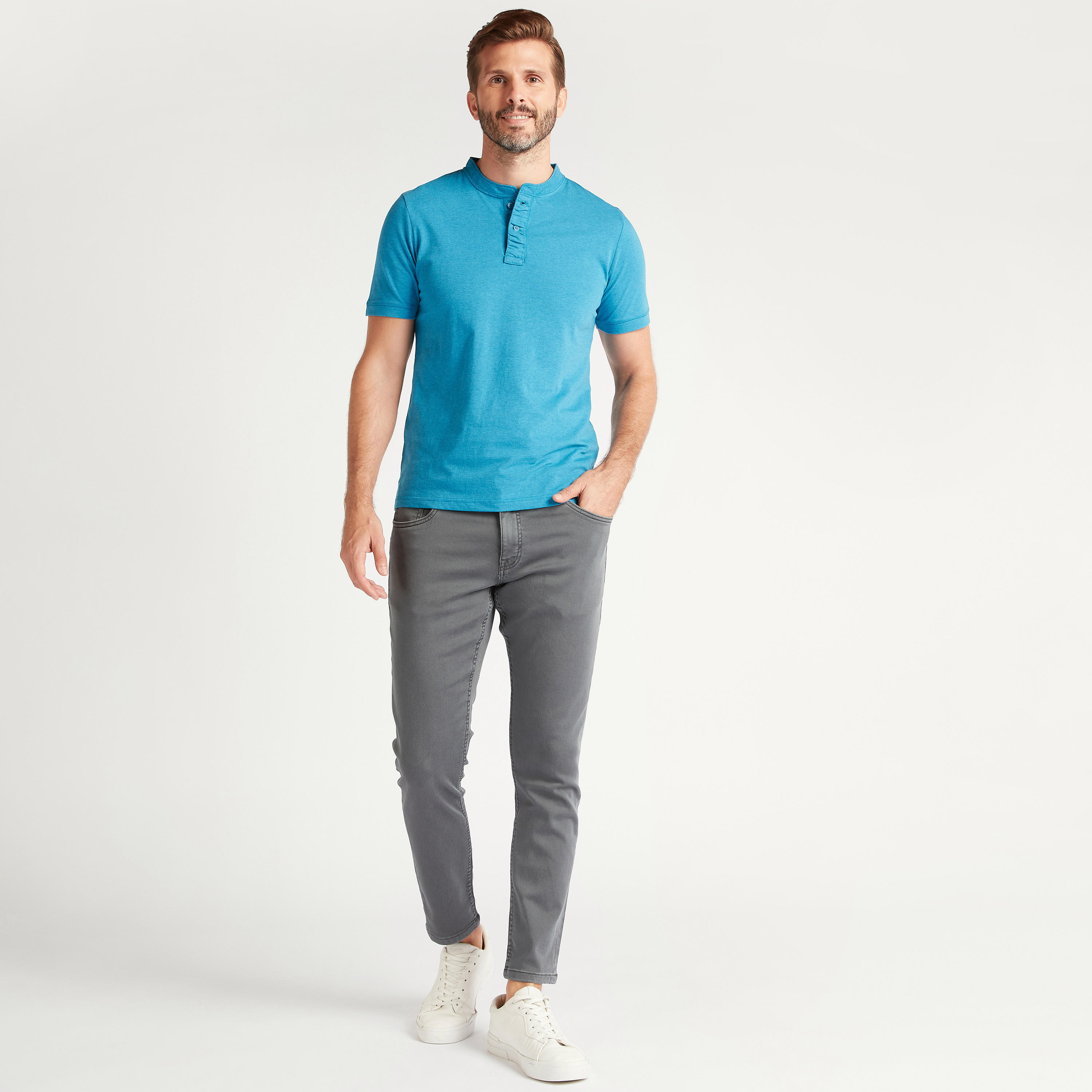 تيشيرت سادة بياقة هينلي وأكمام قصيرة-men-clothing-tshirtsandpolos-tshirts-image-3