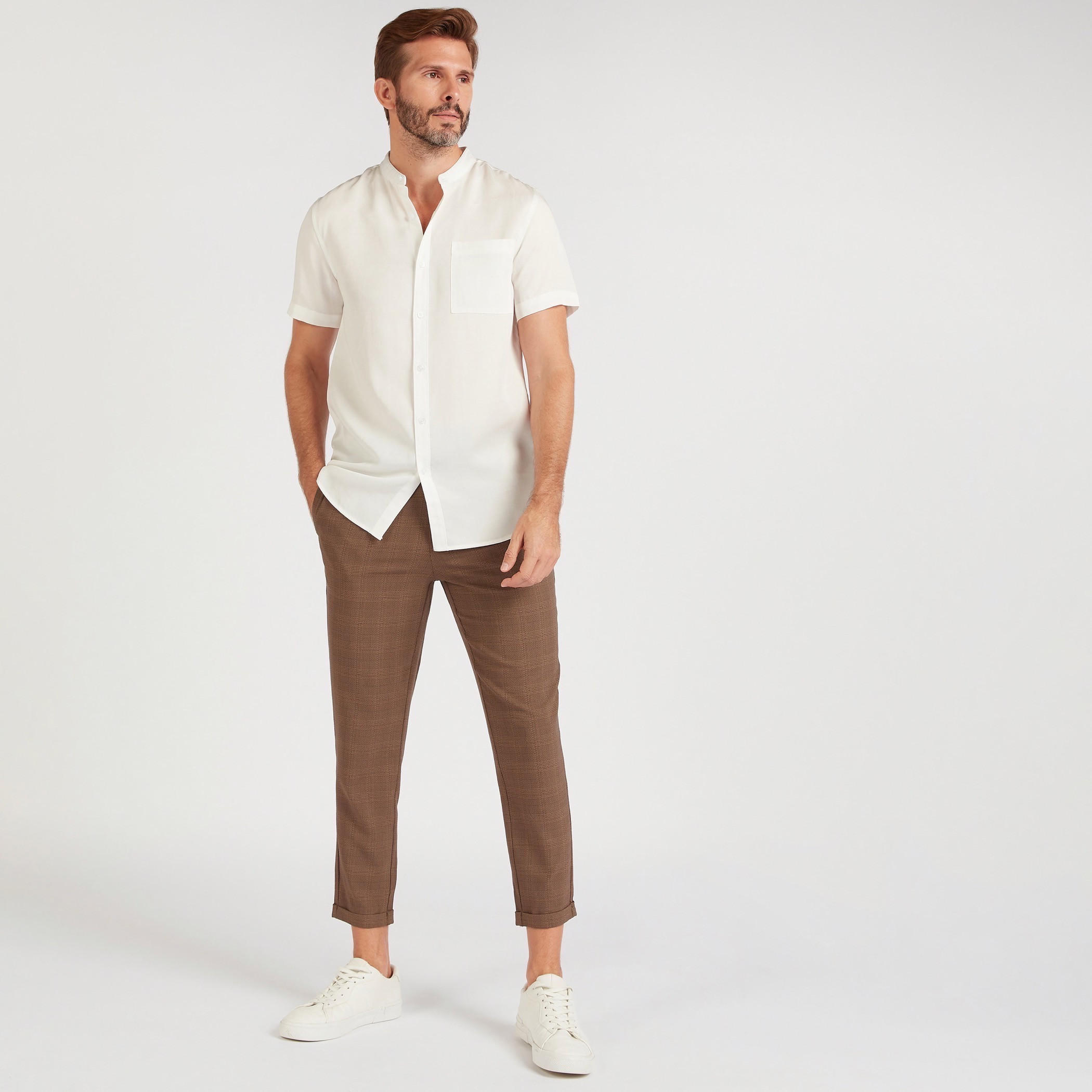 قميص سادة بياقة ماندارين وأكمام قصيرة-men-clothing-shirts-image-4