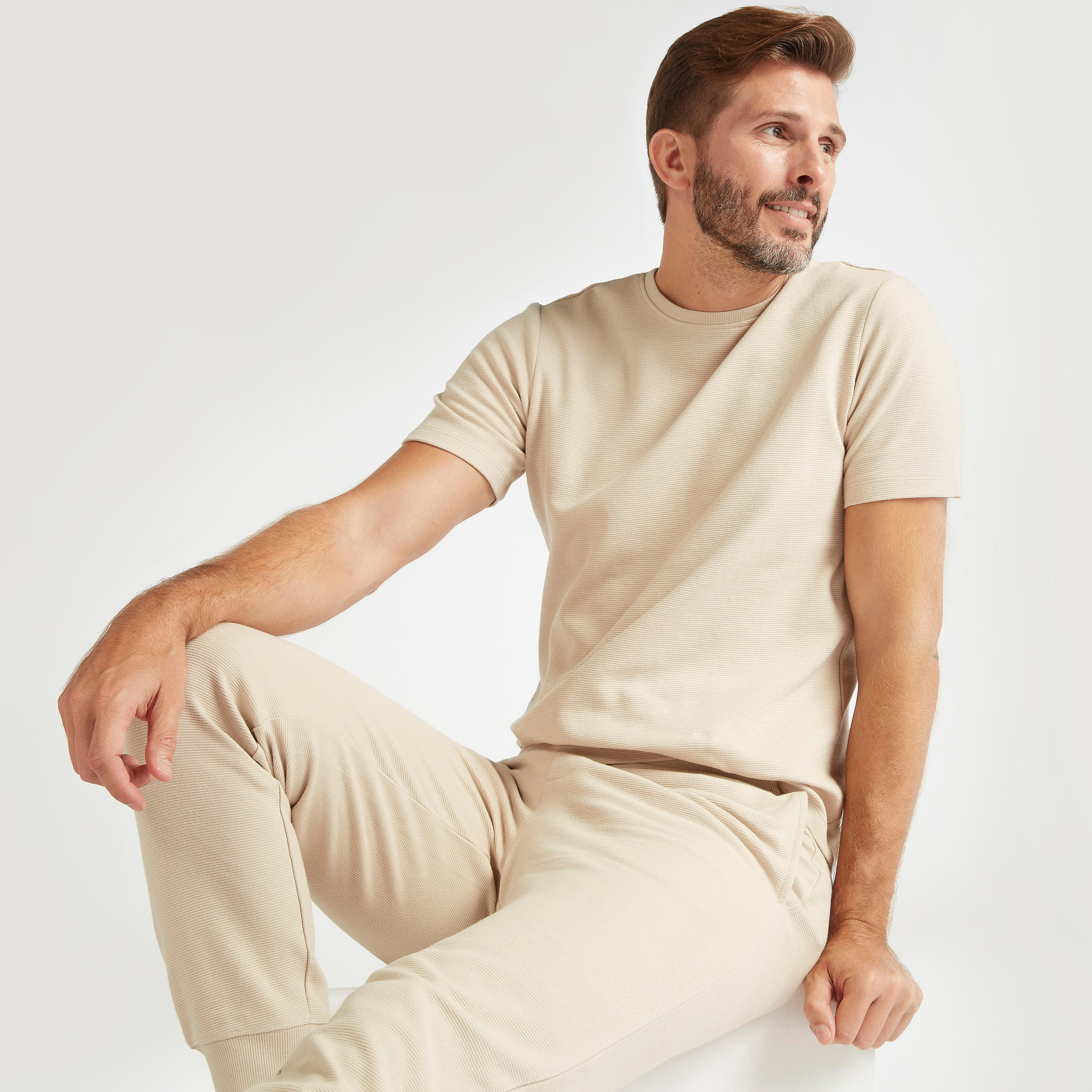 تيشيرت بارز الملمس بياقة ضيّقة وأكمام قصيرة-men-clothing-tshirtsandpolos-tshirts-image-6