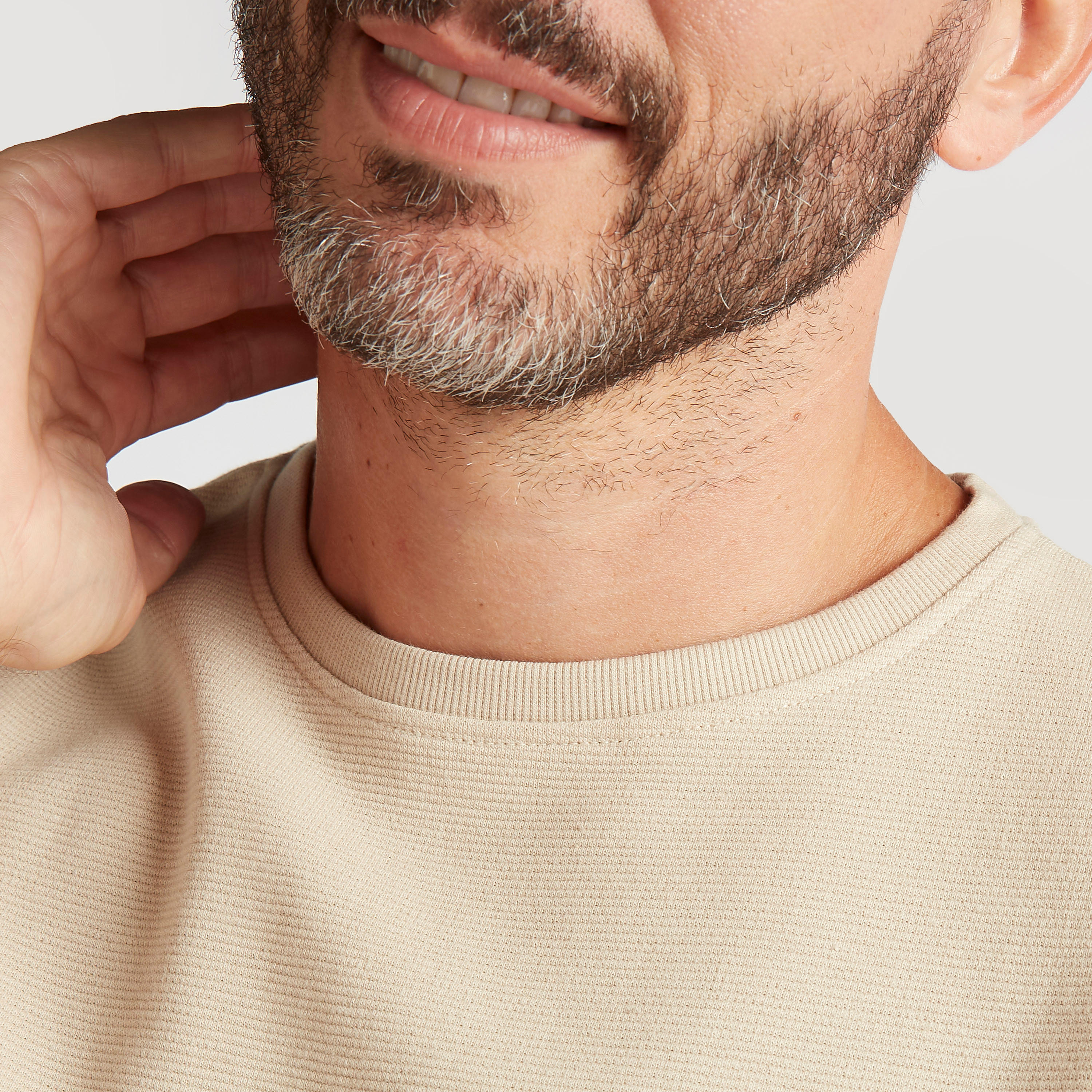 تيشيرت بارز الملمس بياقة ضيّقة وأكمام قصيرة-men-clothing-tshirtsandpolos-tshirts-image-4