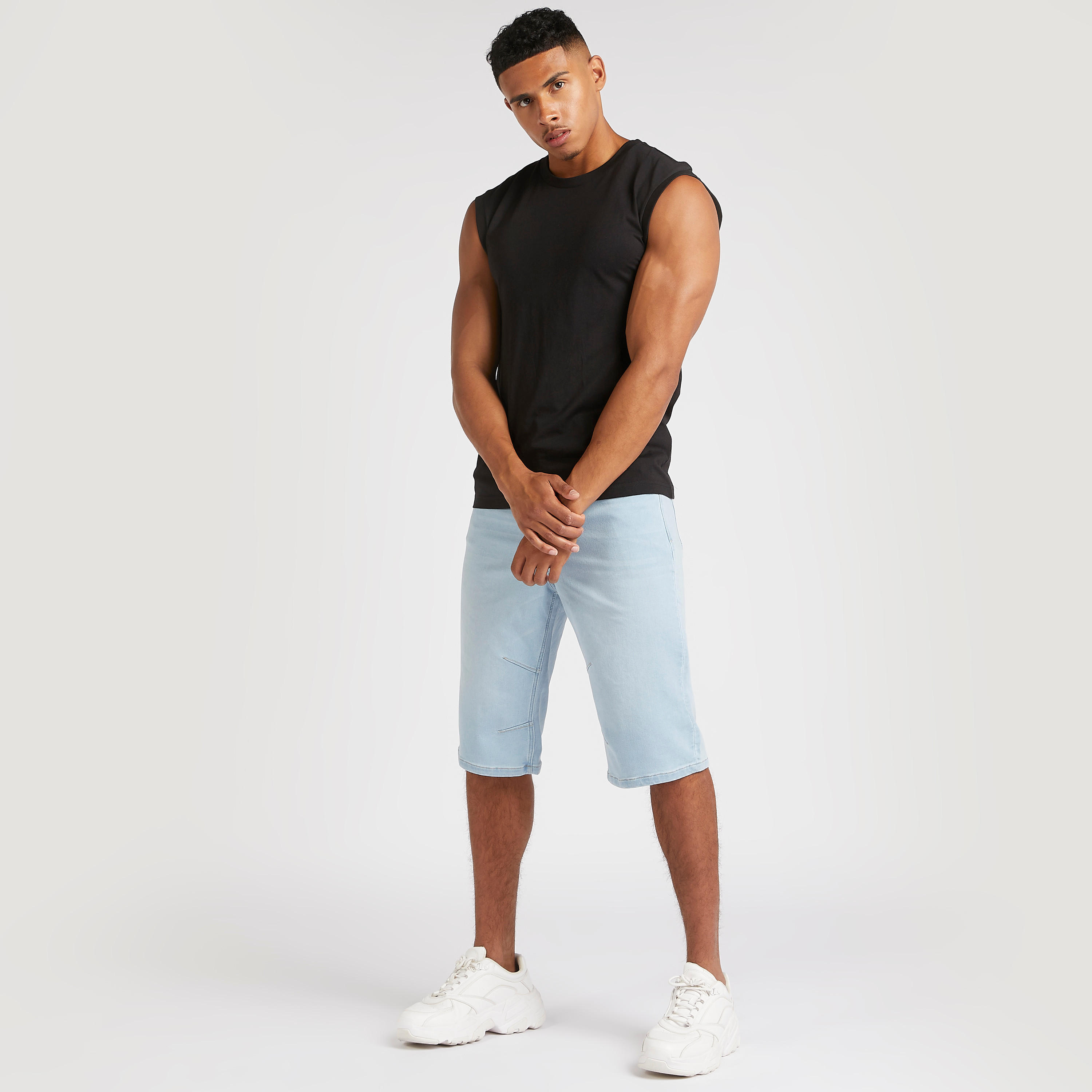 فيست سادة بياقة ضيّقة-men-clothing-tshirtsandpolos-vests-image-3