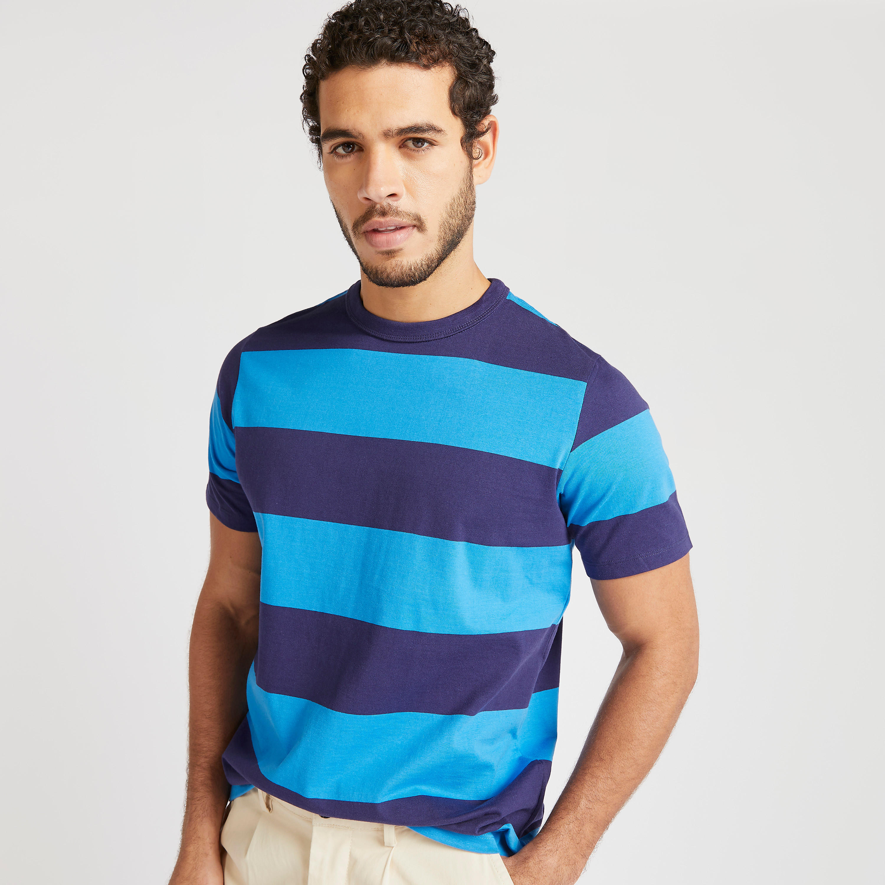 تيشيرت مخطّط بياقة ضيّقة وأكمام قصيرة-men-clothing-tshirtsandpolos-tshirts-image-1