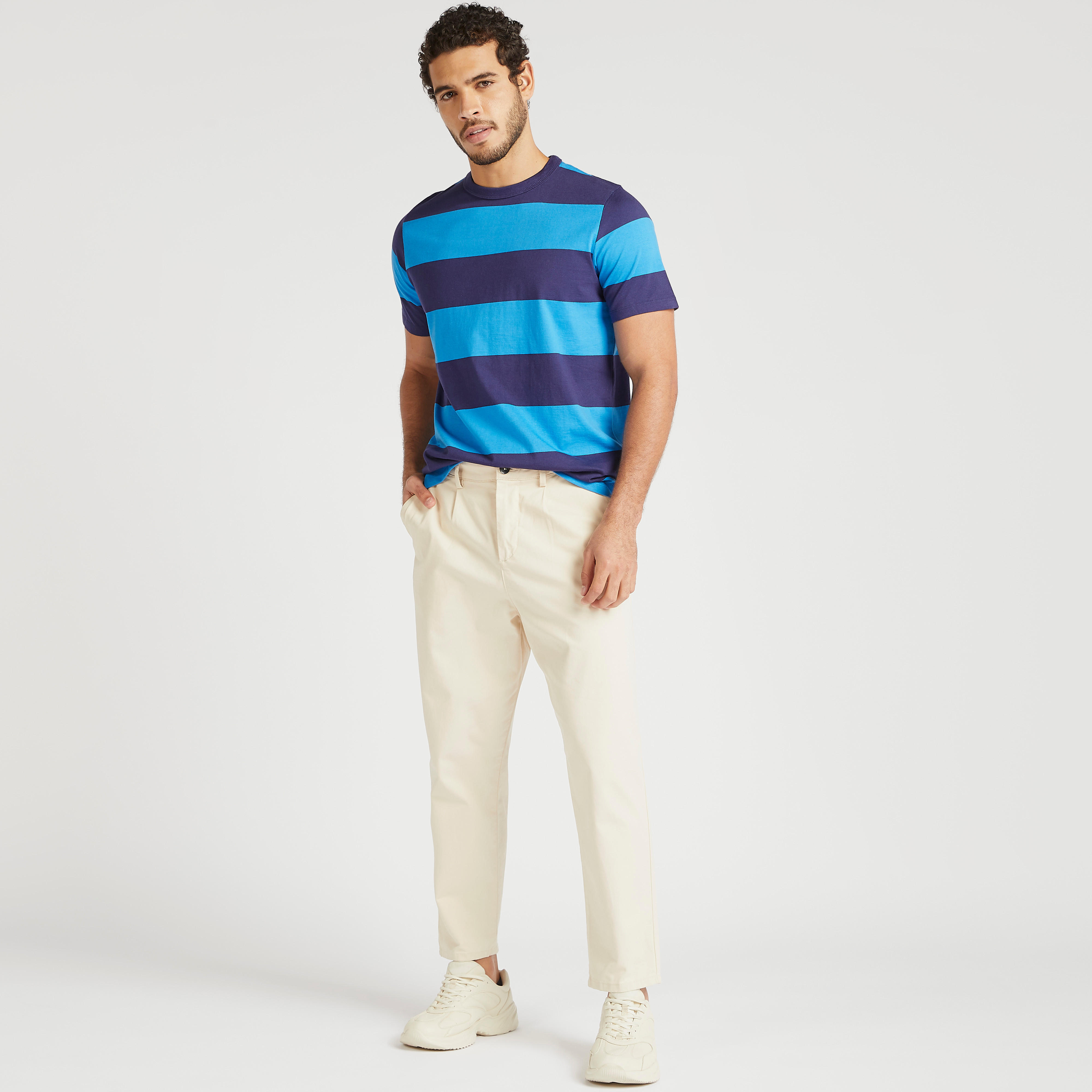تيشيرت مخطّط بياقة ضيّقة وأكمام قصيرة-men-clothing-tshirtsandpolos-tshirts-image-2