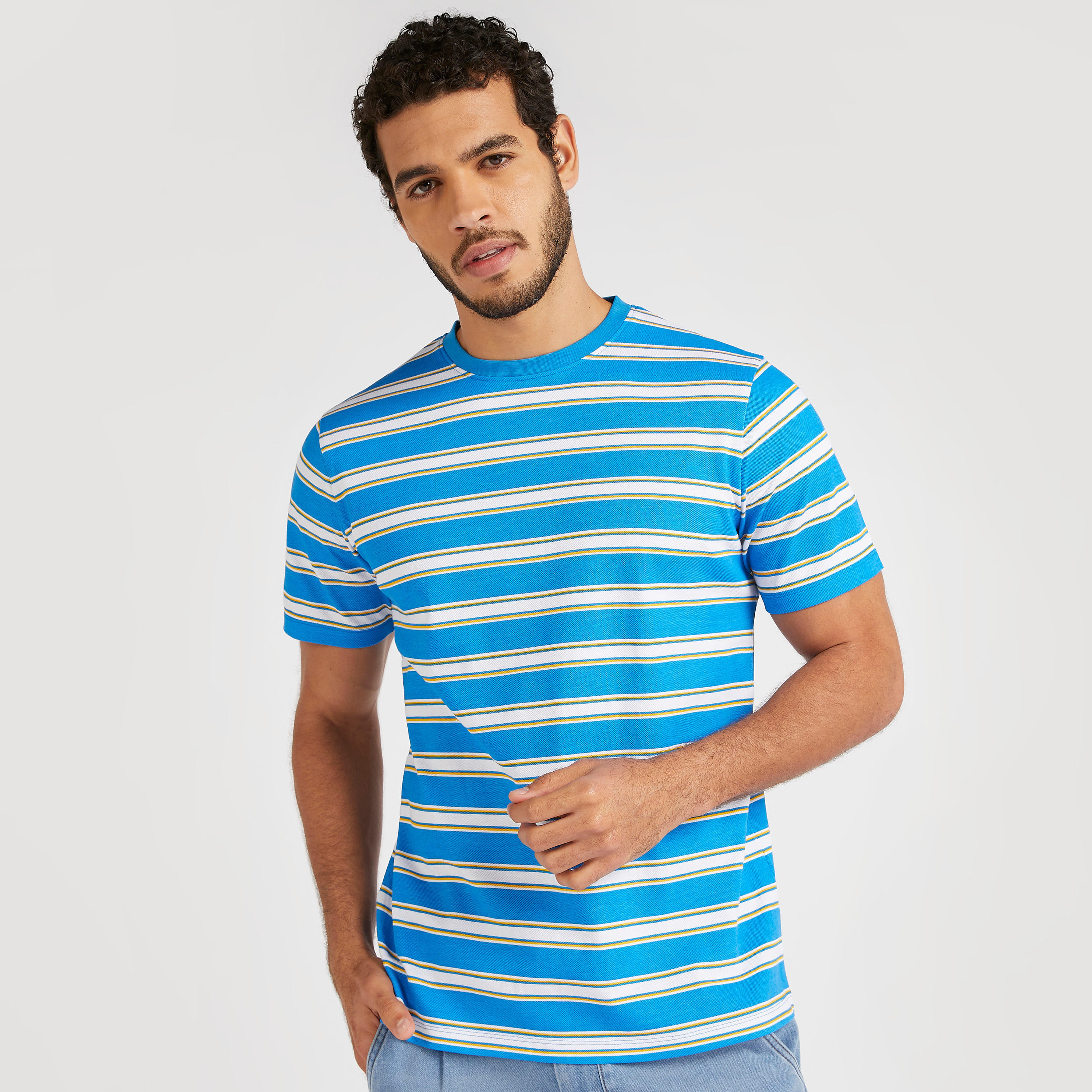 تيشيرت مخطّط بياقة ضيّقة وأكمام قصيرة-men-clothing-tshirtsandpolos-tshirts-image-1