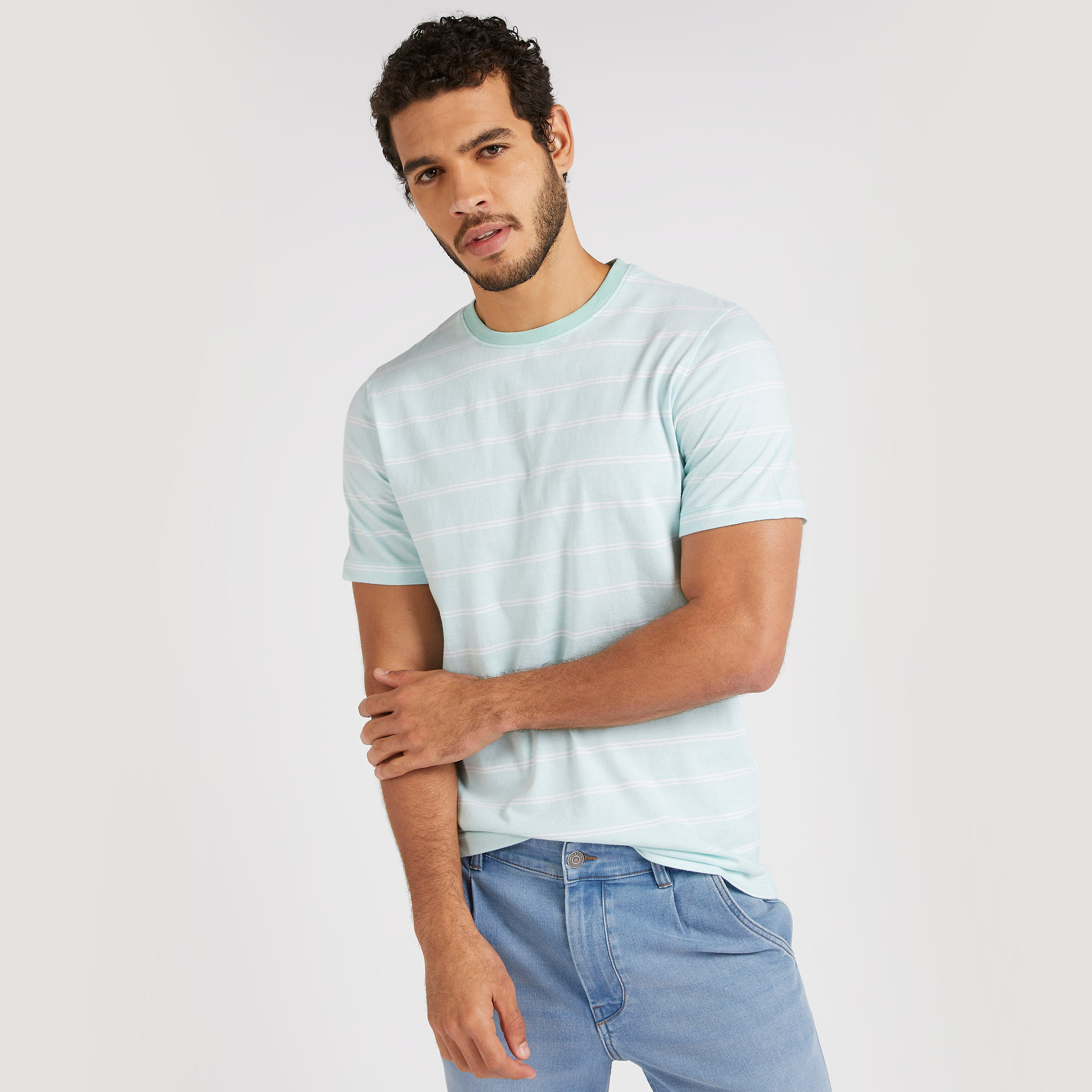 تيشيرت مخطّط بياقة ضيّقة وأكمام قصيرة-men-clothing-tshirtsandpolos-tshirts-image-4