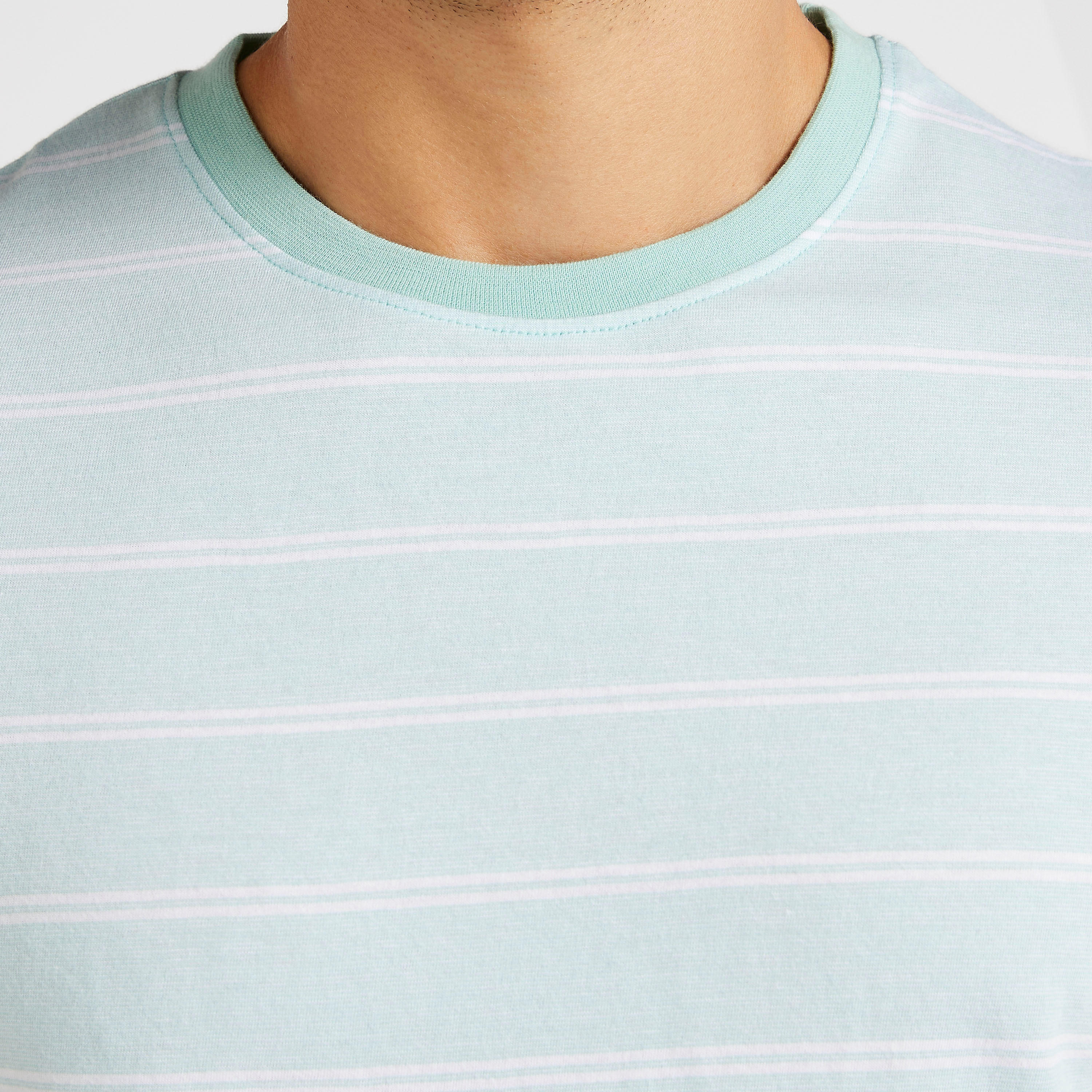 تيشيرت مخطّط بياقة ضيّقة وأكمام قصيرة-men-clothing-tshirtsandpolos-tshirts-image-2
