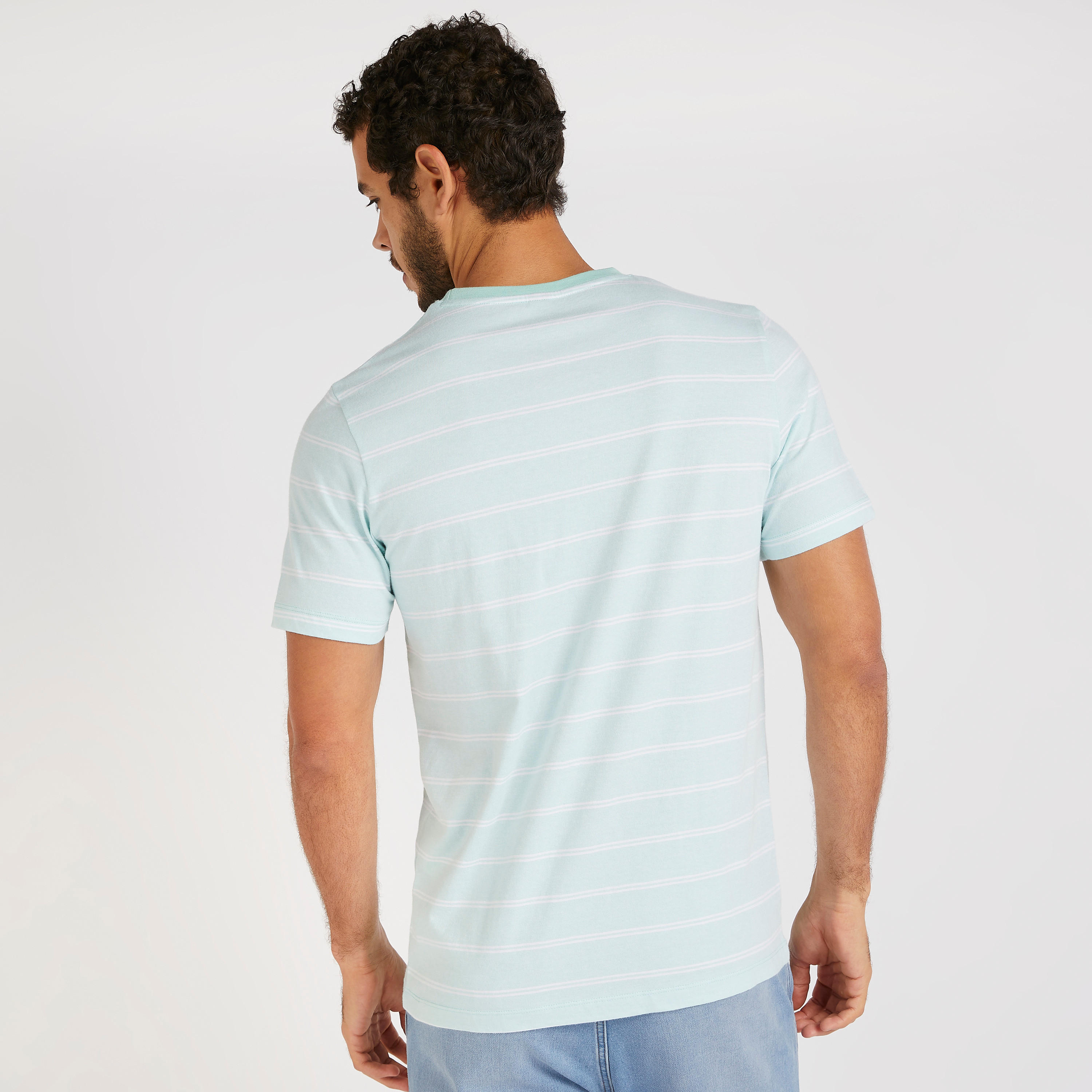 تيشيرت مخطّط بياقة ضيّقة وأكمام قصيرة-men-clothing-tshirtsandpolos-tshirts-image-1