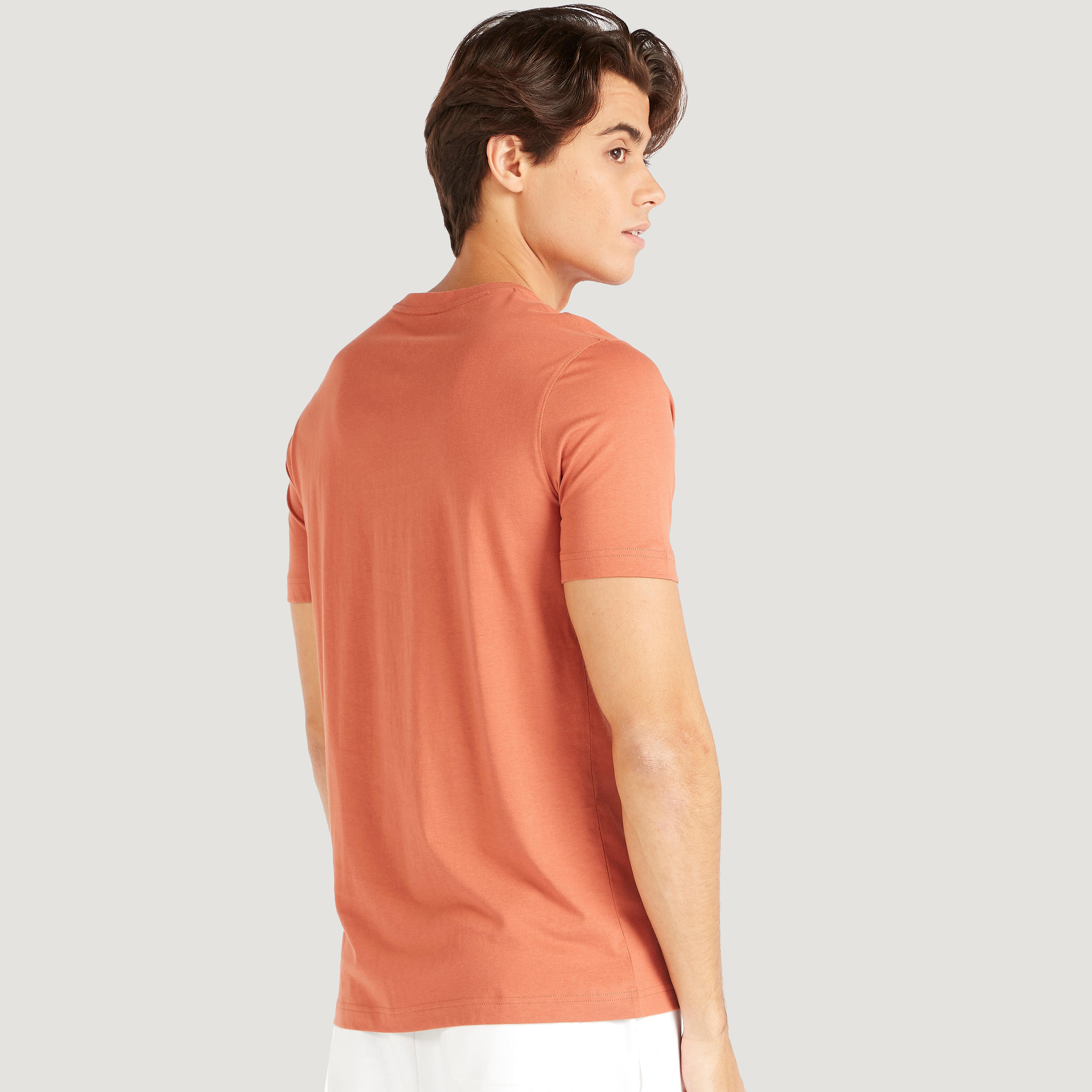 تيشيرت بياقة ضيّقة وأكمام قصيرة وطبعات-men-clothing-tshirtsandpolos-tshirts-image-4