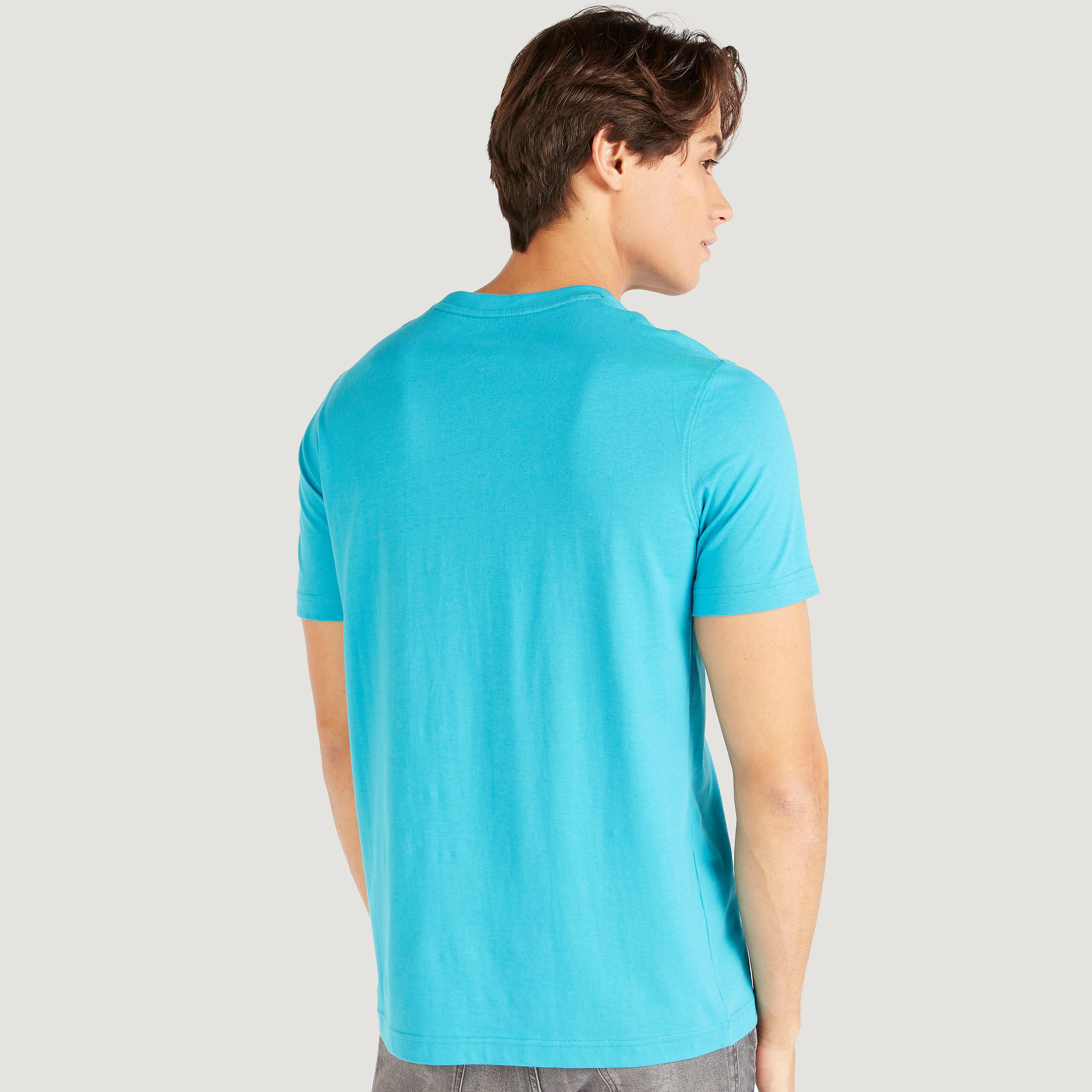 تيشيرت بياقة ضيّقة وأكمام قصيرة وطبعات-men-clothing-tshirtsandpolos-tshirts-image-4