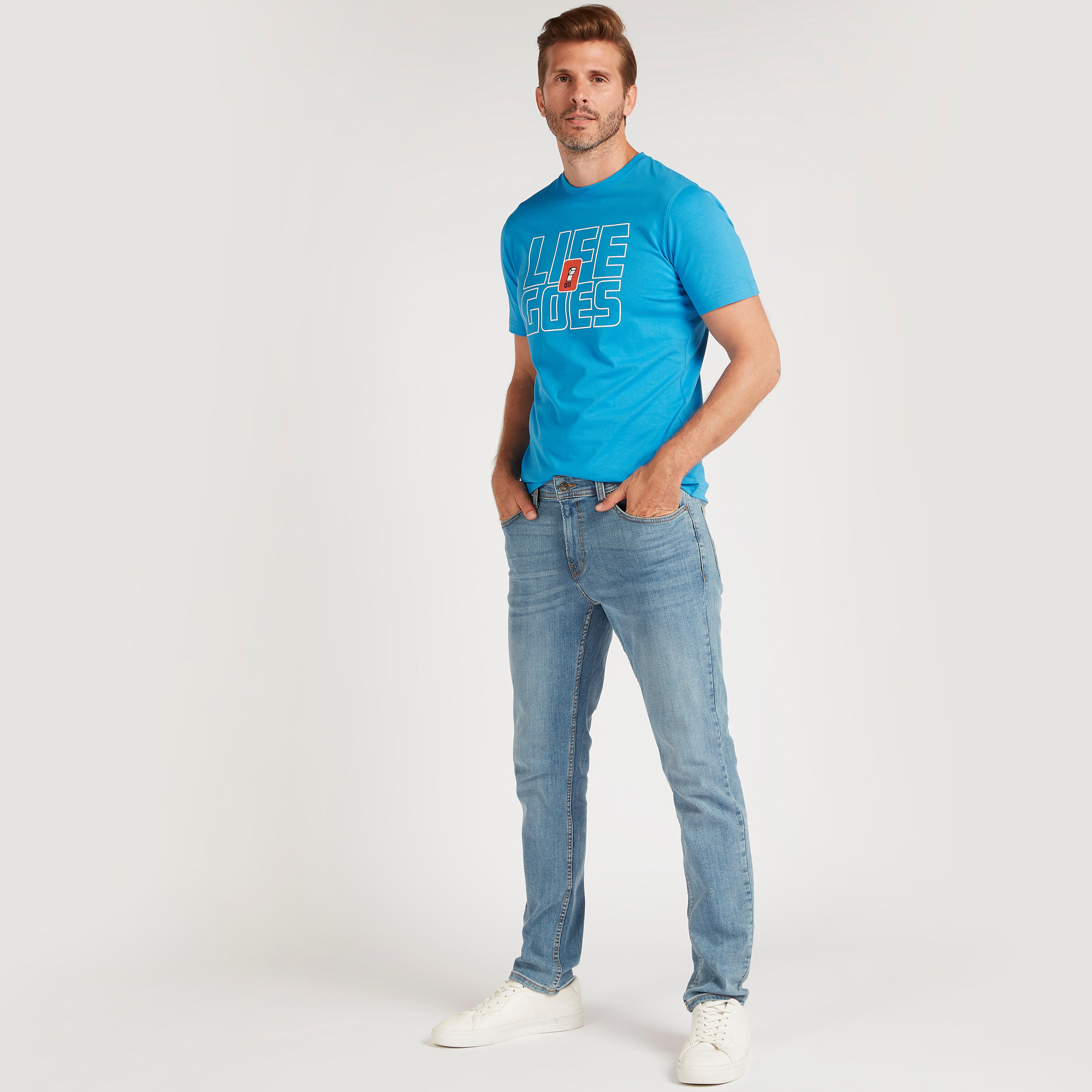 تيشيرت بياقة ضيّقة وأكمام قصيرة وطبعات-men-clothing-tshirtsandpolos-tshirts-image-2