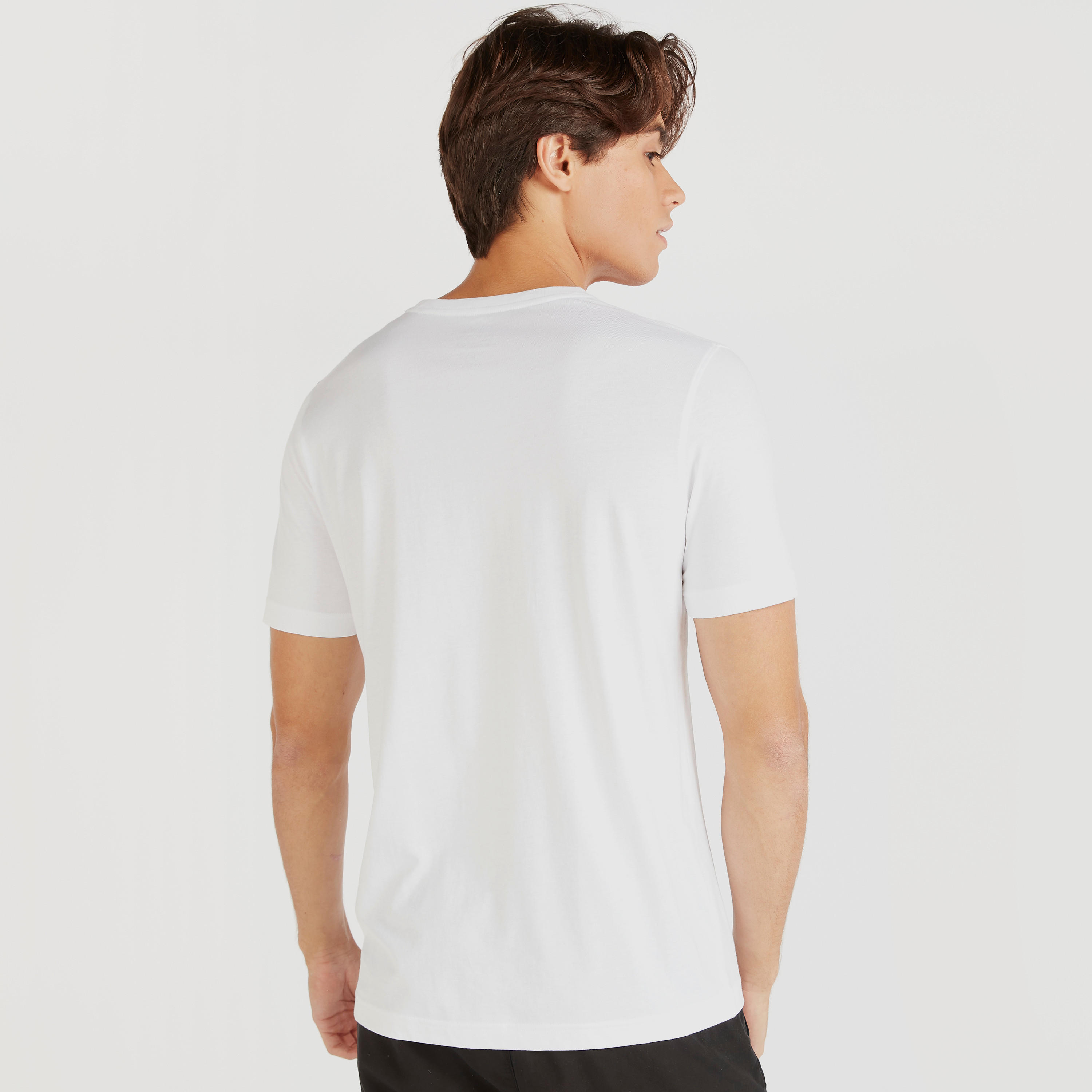 تيشيرت بياقة ضيّقة وأكمام قصيرة وطبعات-men-clothing-tshirtsandpolos-tshirts-image-4